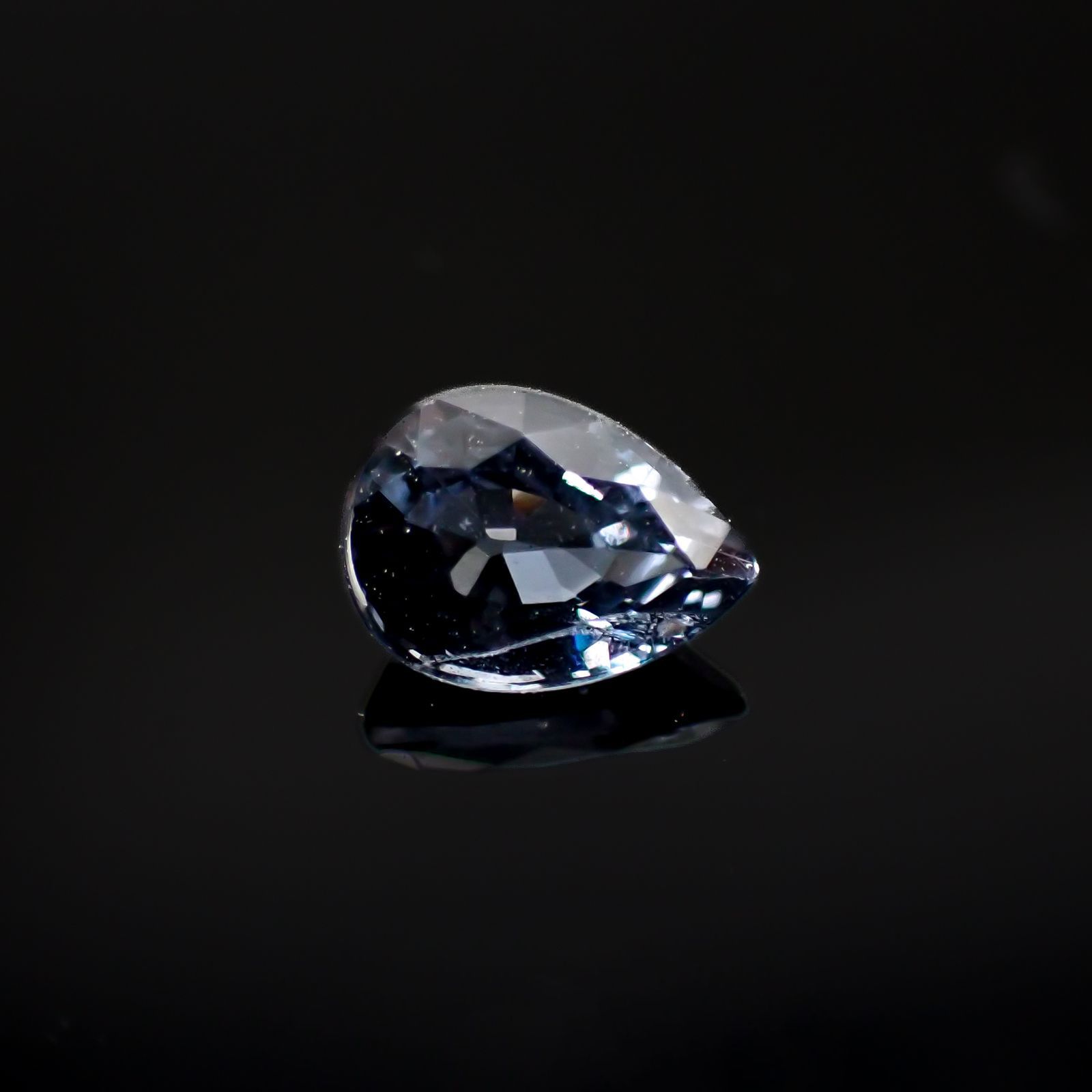 ベキリーブルーガーネット（カラーチェンジガーネット アレキタイプ）(宝石名ガーネット)マダガスカル・ベキリー産 0.78ct  識別済[220716949]6.5x4.7mm前後 | TOP STONE(トップストーン)