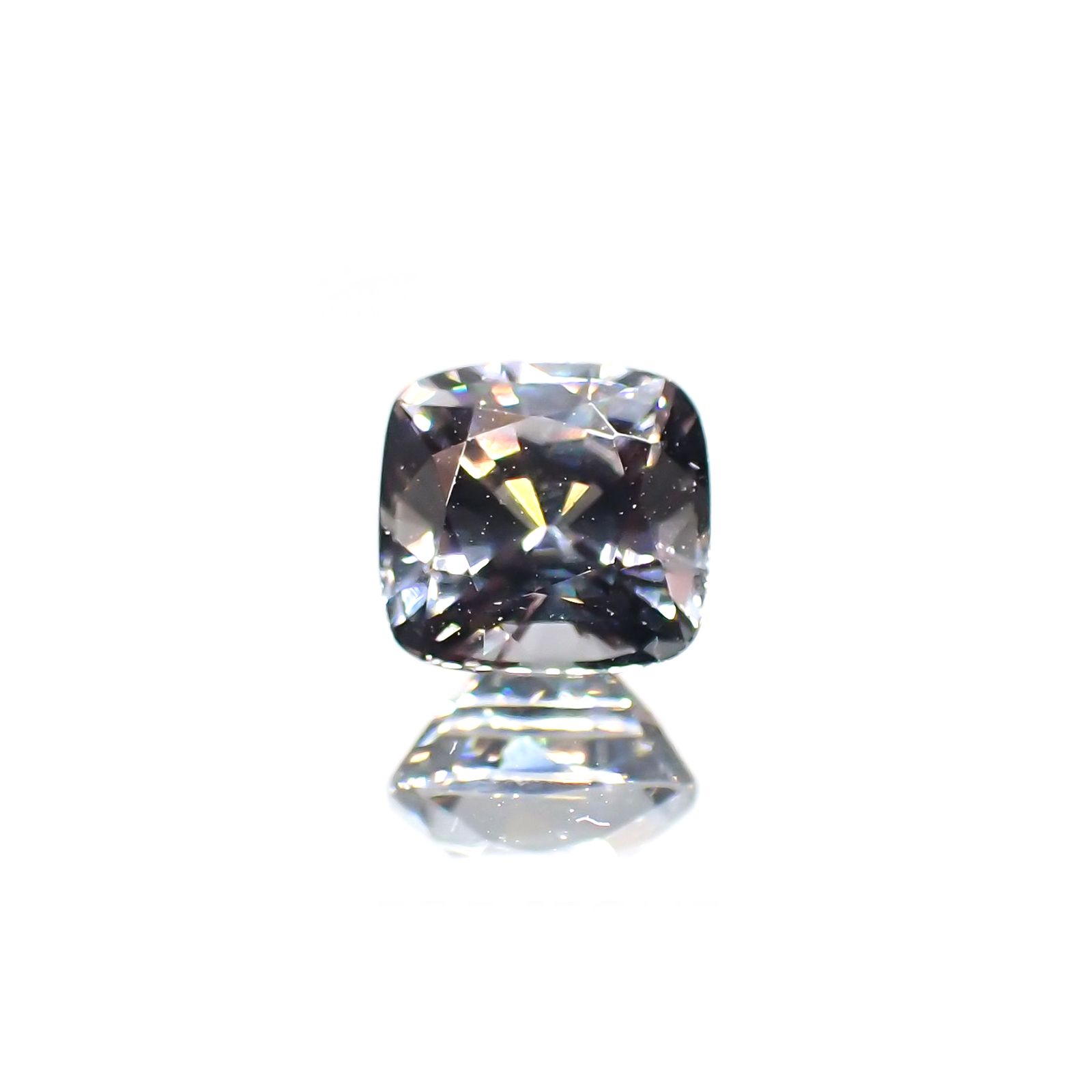 プラチナスピネル(宝石名スピネル) ビルマ産 1.193ct ソ付(彩珠)[250913321]5.9×5.6mm前後