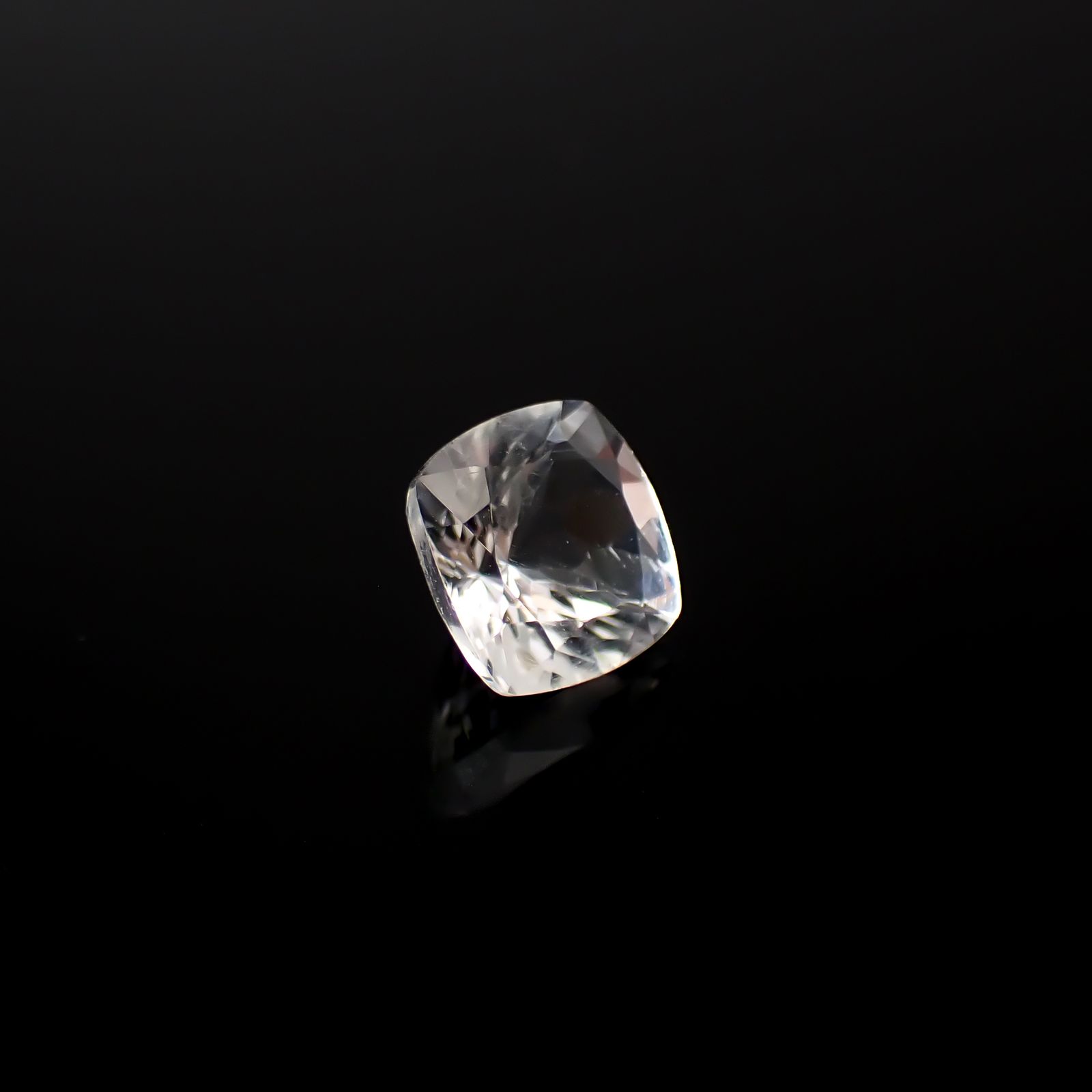 ゴッシェナイト パキスタン・ヒマラヤ産 1.36ct[240527459]7.2x7.1mm前後