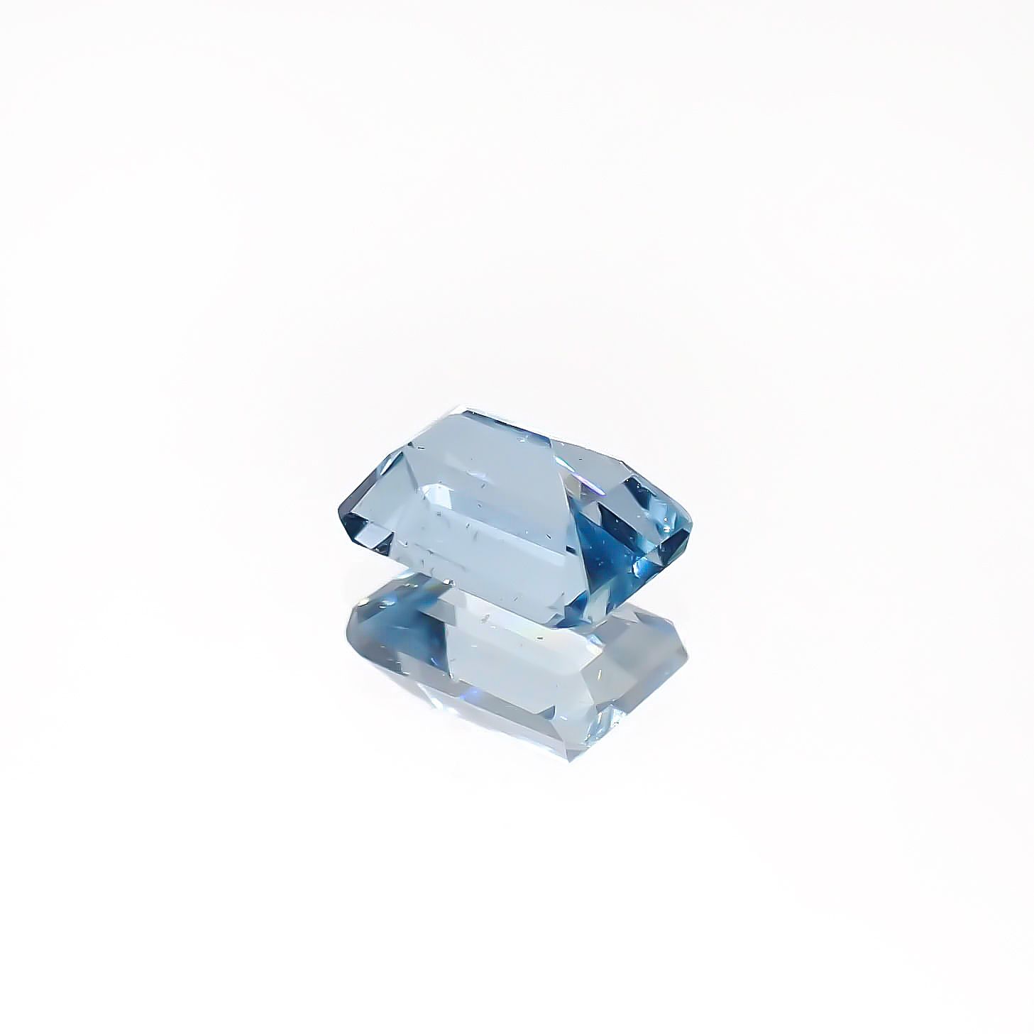 アクアマリン サンタマリアカラー ナイジェリア/マダガスカル産 0.59ct[240225974]6x3.9mm前後