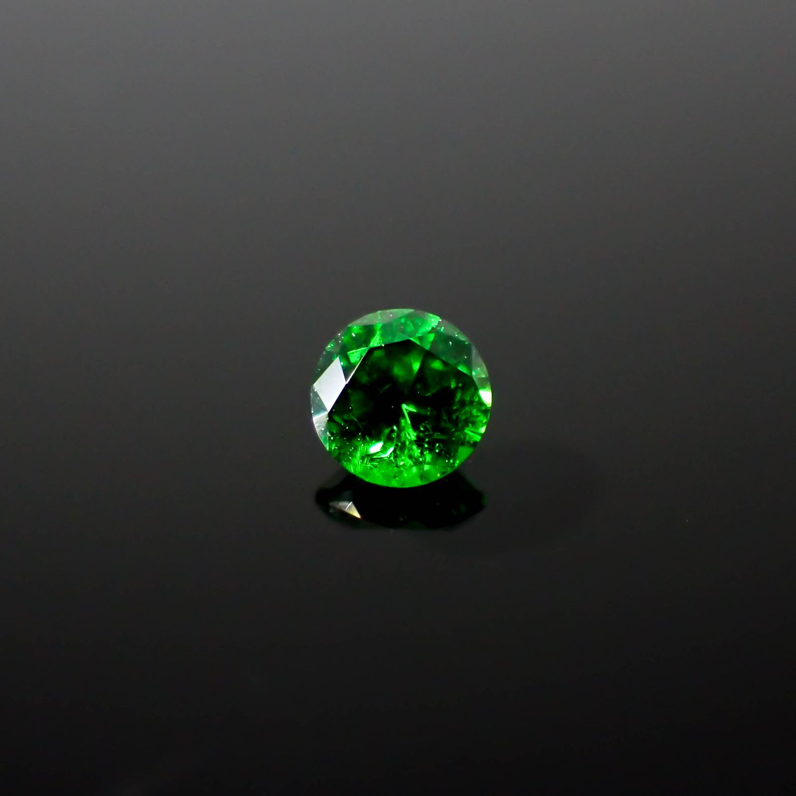 デマントイドガーネット ロシア産 0.17ct[240628273]3.2x3.2mm前後