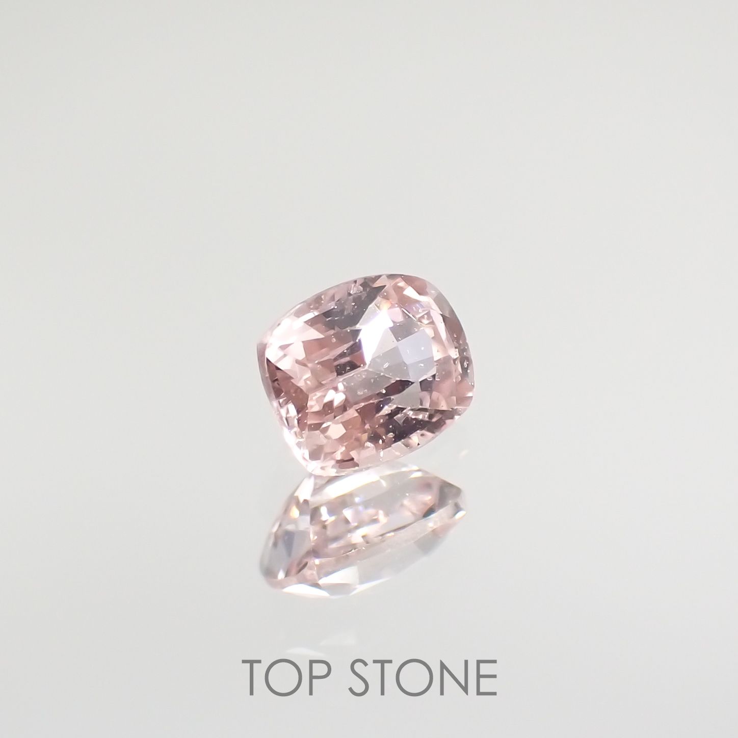ピンクサファイア(宝石名ピンク・サファイア) マダガスカル/スリランカ産 0.41ct 識別済[210812554]4.4×3.5mm前後