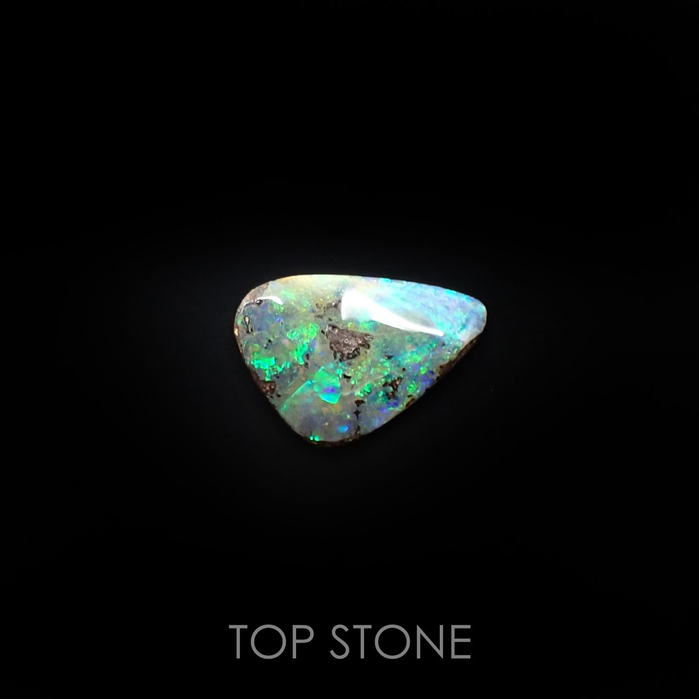 ボルダーオパール 原石磨き(宝石名ボルダー・オパール) オーストラリア産 1.964ct ソ付(彩珠)[210611310]12.2×8.3mm前後