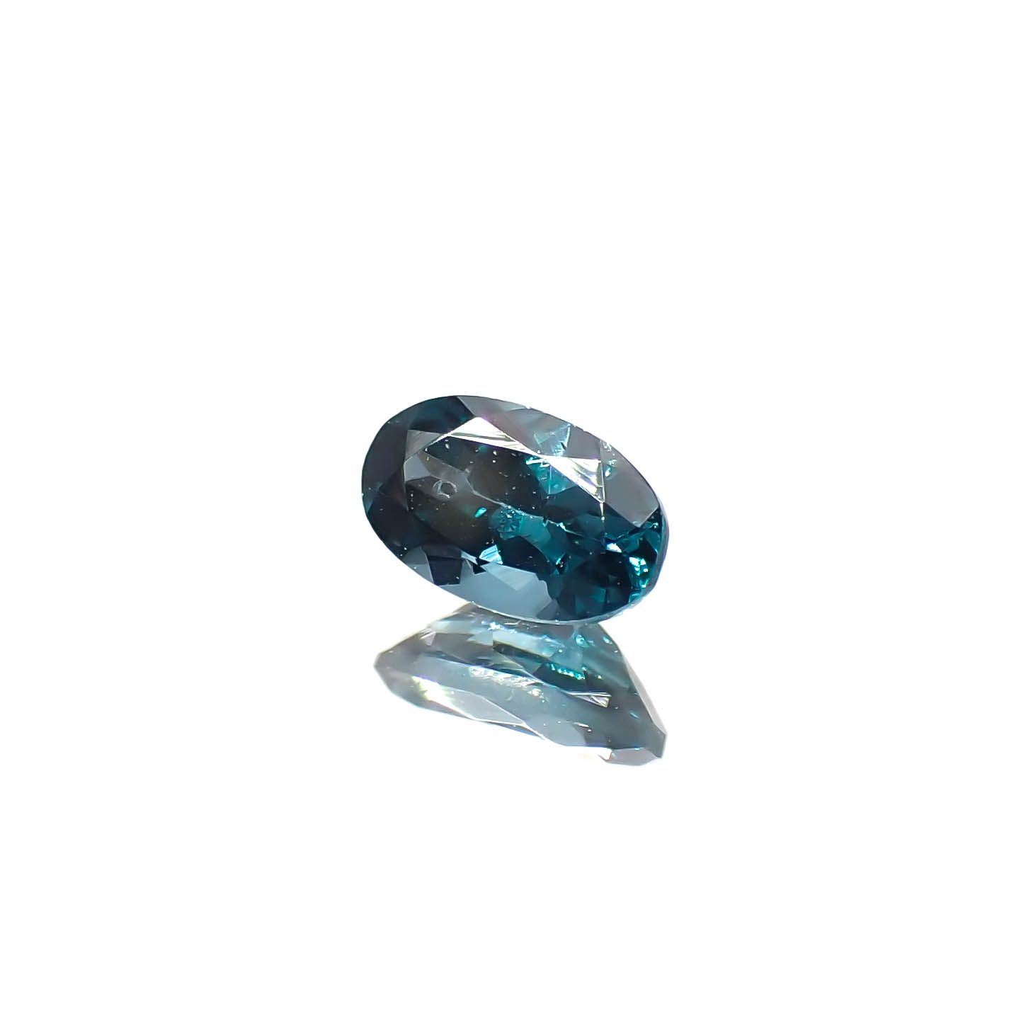 ベキリーブルーガーネット（カラーチェンジガーネット アレキタイプ） マダガスカル・ベキリー産 0.29ct[231224763]5x3.1mm前後