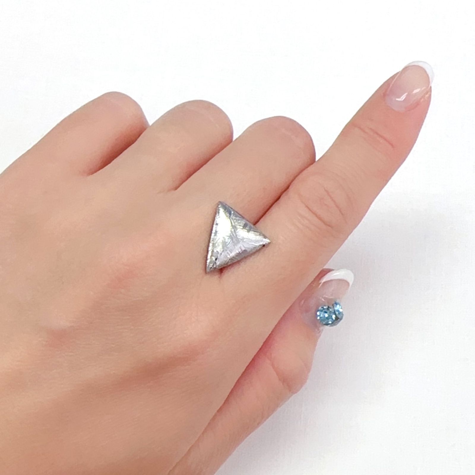 ムオニナルスタ隕石 発見地:スウェーデン 10.79ct[240125797]14.9x14.4mm前後