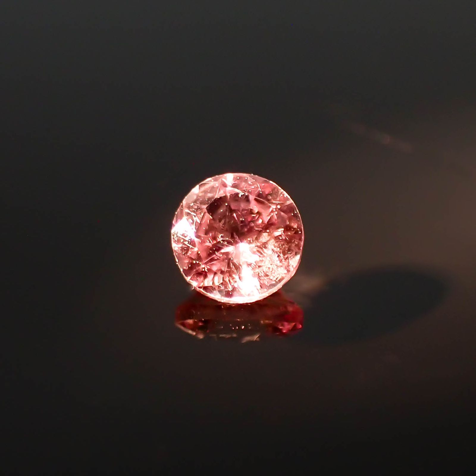 ドラゴンガーネット タンザニア産 0.30ct[230722963]3.9x3.9mm前後