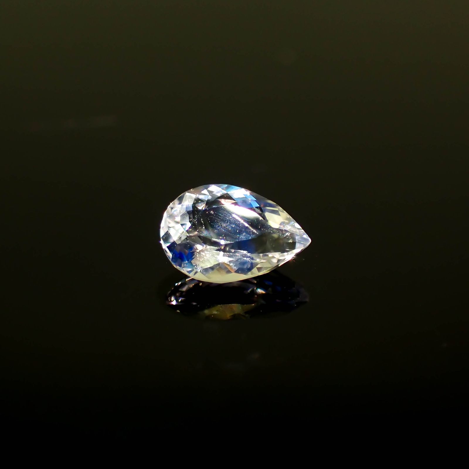 レインボームーンストーン ザンビア産 0.60ct[231224802]7x5mm前後