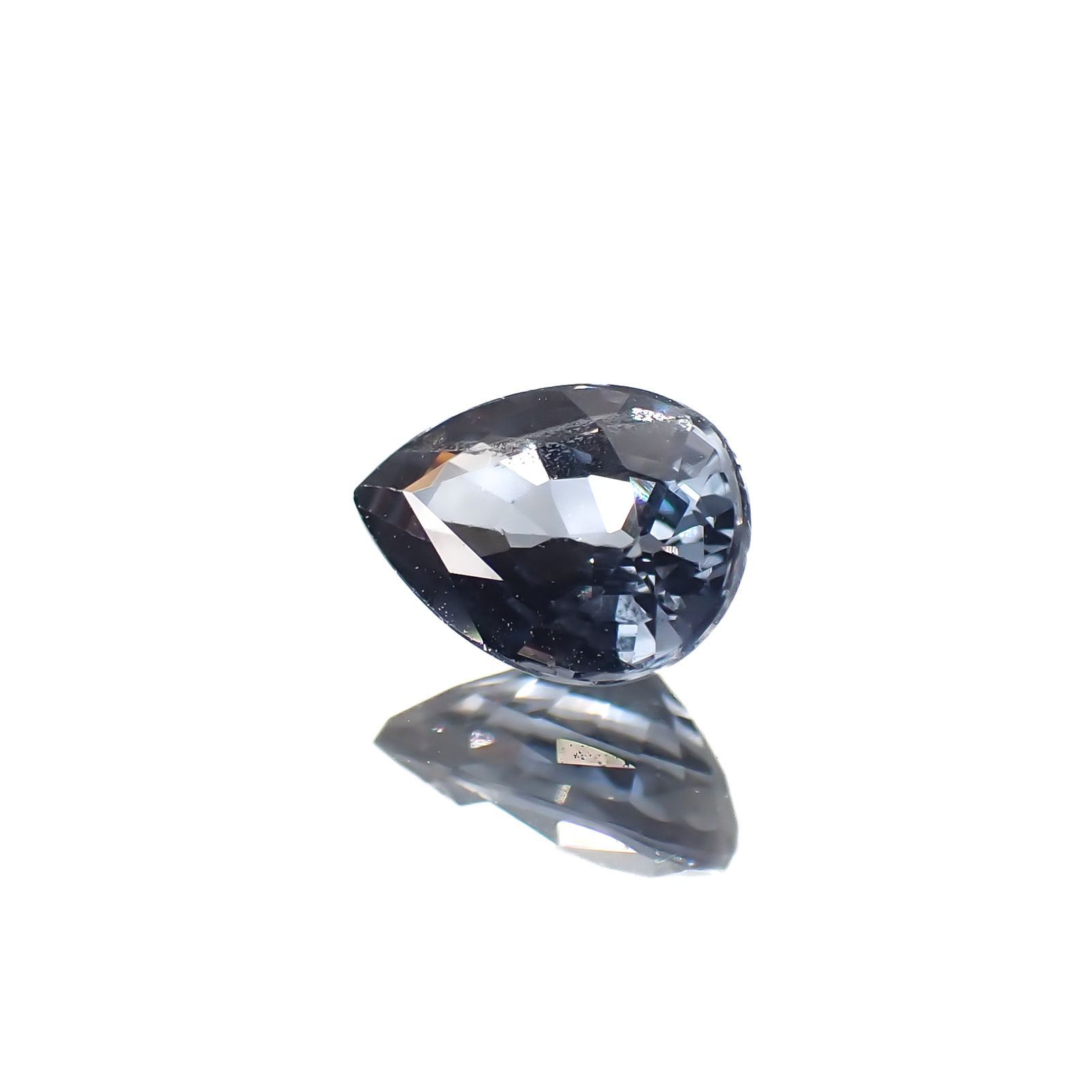 ベキリーブルーガーネット（カラーチェンジガーネット アレキタイプ）(宝石名ガーネット)マダガスカル・ベキリー産 0.78ct 識別済[220716949]6.5x4.7mm前後