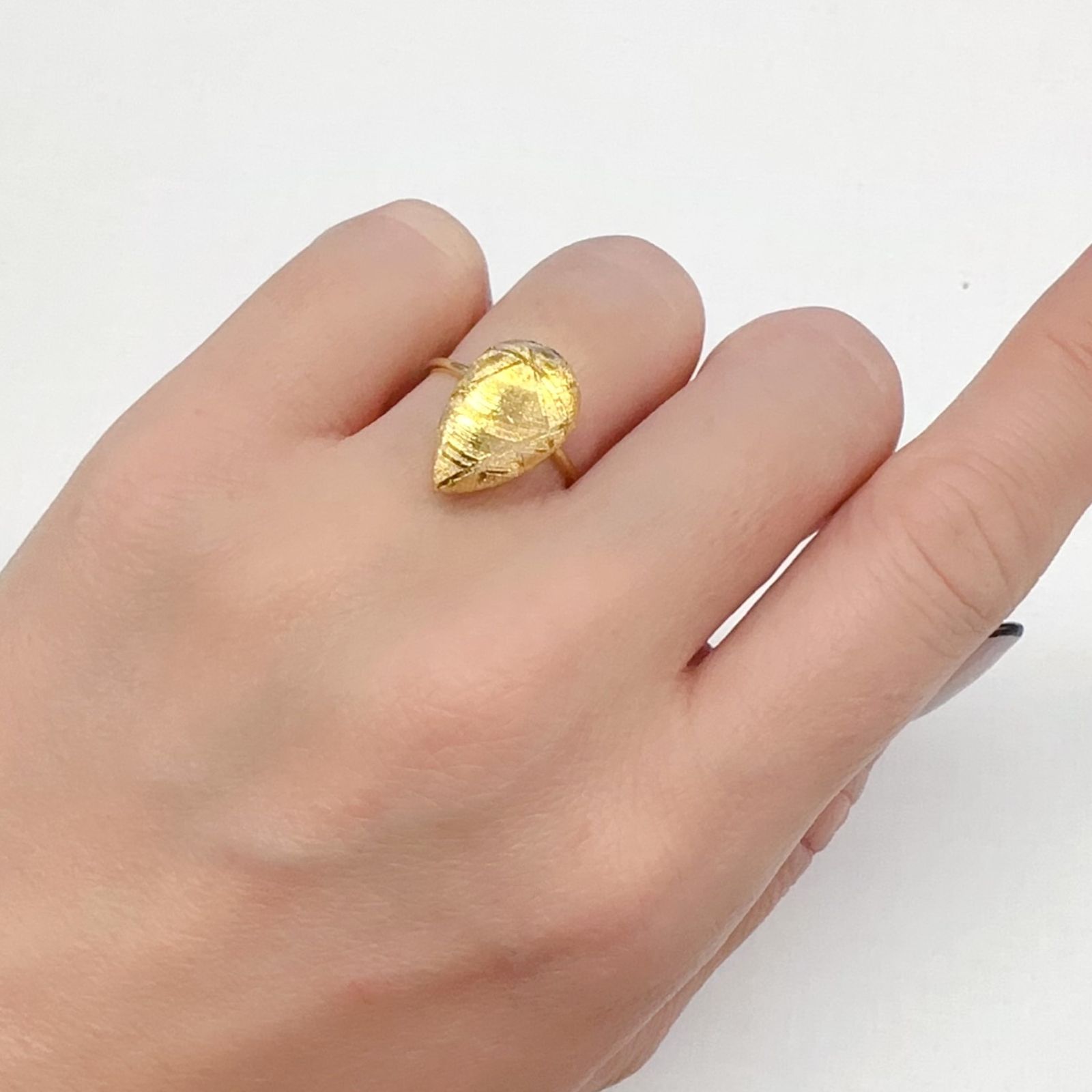 ムオニナルスタ隕石 発見地:スウェーデン 9.48ct[240125817]15.8x9.9mm前後