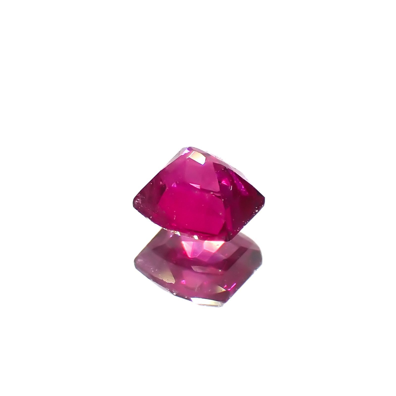 ルビー モザンビーク/ビルマ産 0.15ct[220616211]2.8x2.7mm前後
