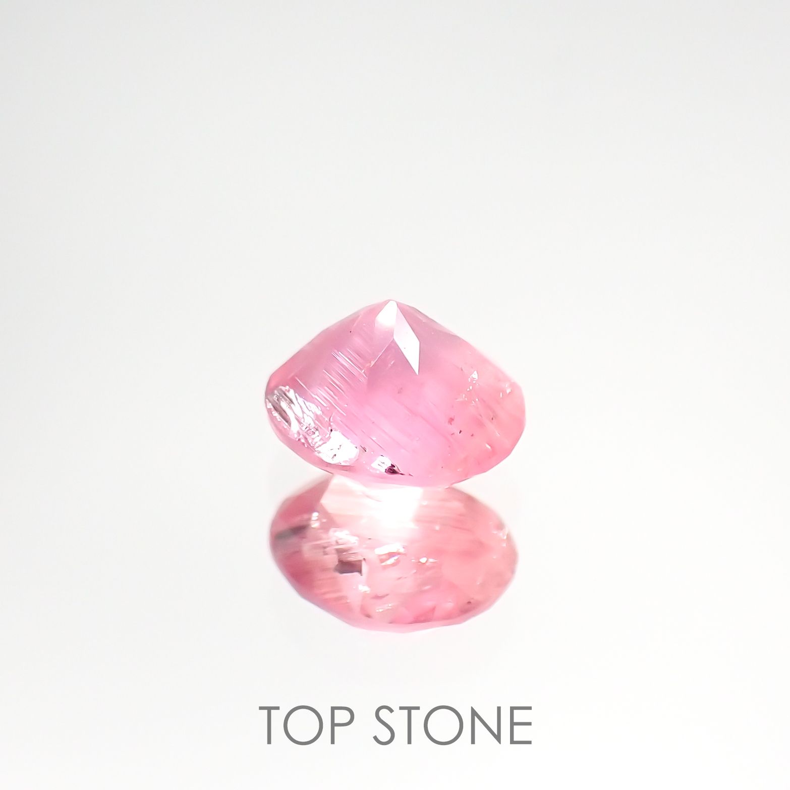 ペツォッタイト(ラズベリル)(宝石名ペツォッタイト) マダガスカル産 0.801ct ソ付(彩珠)[210812616]6×5.3mm前後