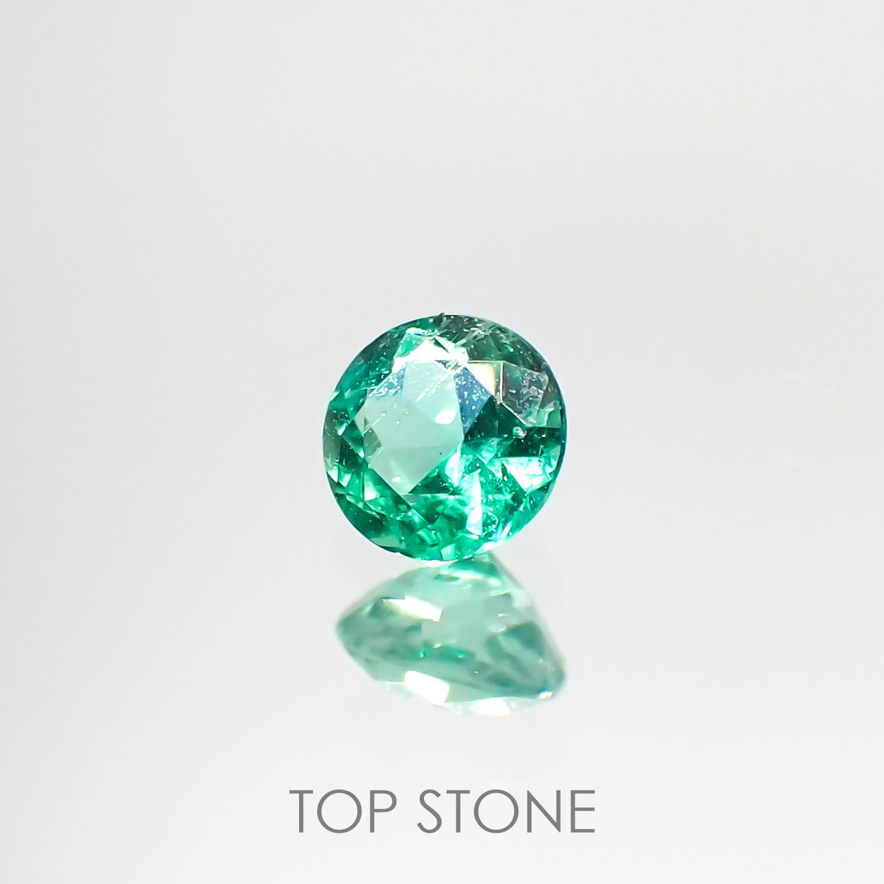 エメラルド(宝石名エメラルド) コロンビア産 0.18ct 識別済[210913160]3.7×3.7mm前後