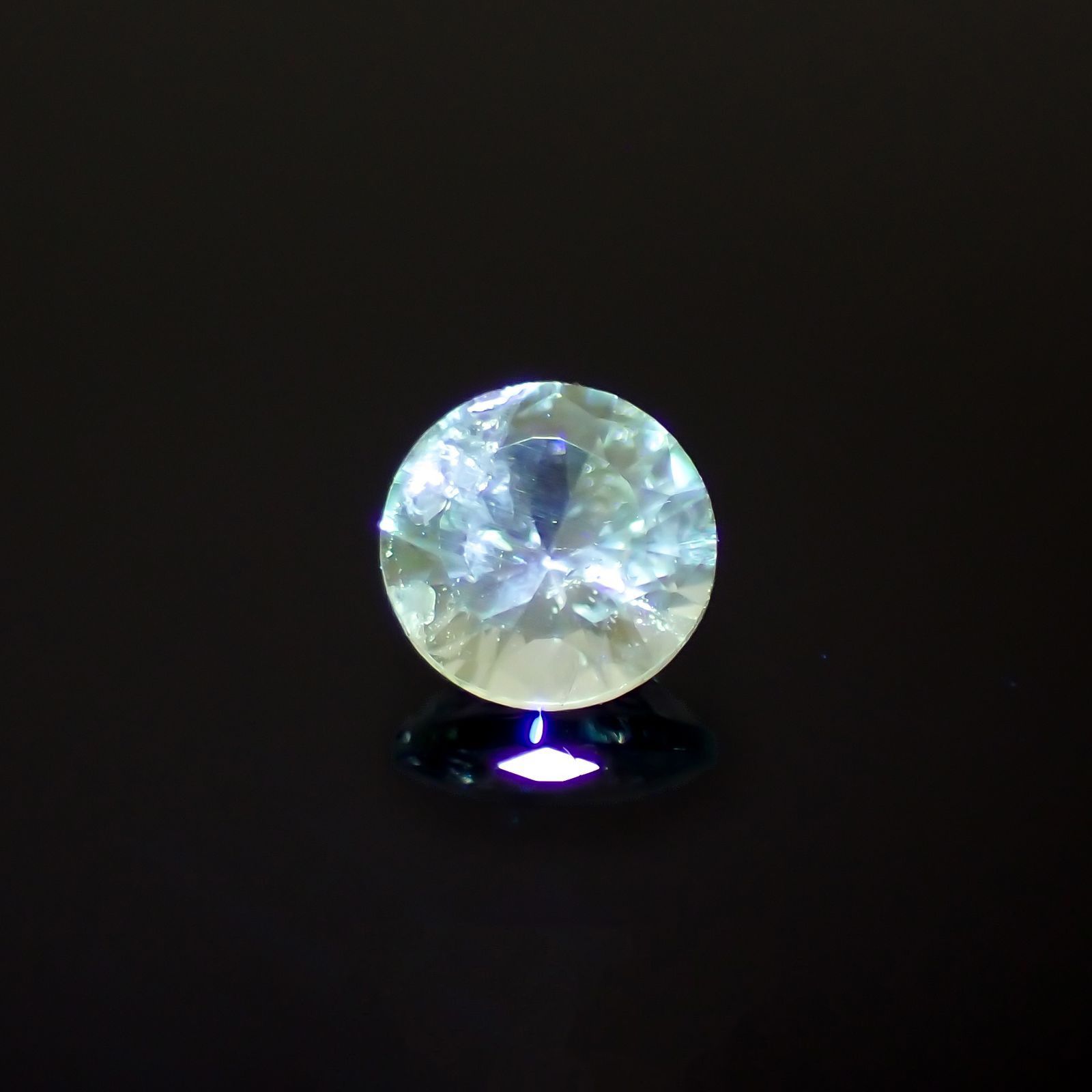 ブルーグリーンコーネルピン(宝石名コーネルピン)タンザニア産 識別済 0.12ct / 3x3mm前後 [251019241]