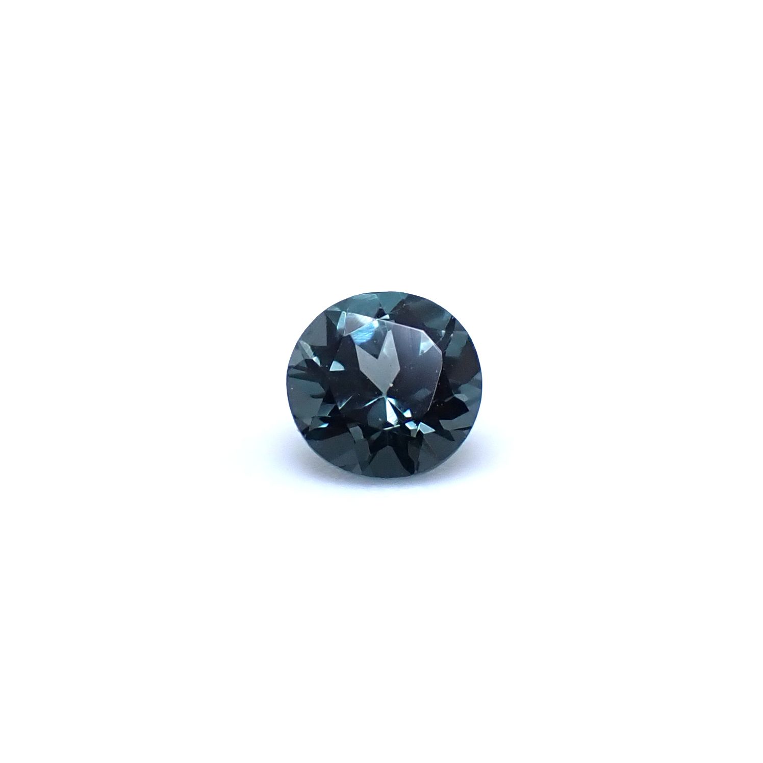 ブルーイッシュグレースピネル タンザニア産 0.41ct / 4.4x4.4mm前後 [260632521]