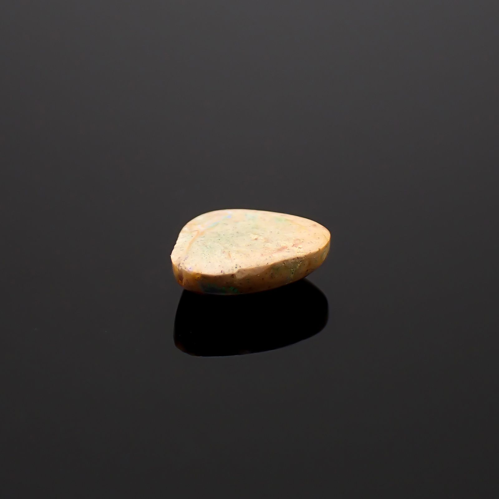 ボルダーオパール オーストラリア産 0.85ct / 8.3x7mm前後 [260933072]