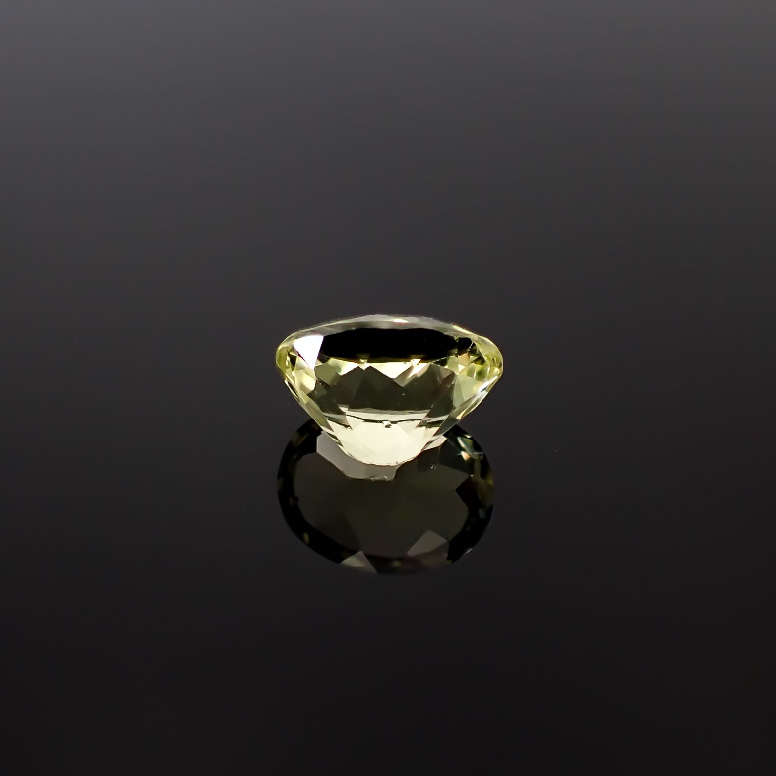モンテブラサイト(宝石名モンテブラサイト)マダガスカル産 1.39ct 識別済[241229655]7.7x6.1mm前後