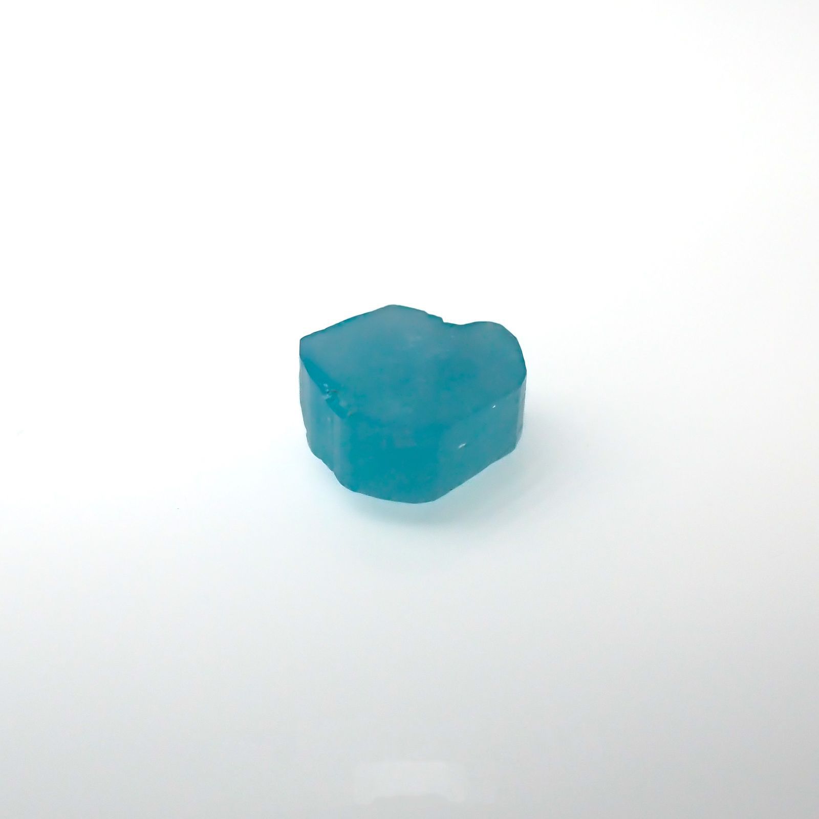 パライバトルマリン 原石スライス ブラジル・パライバ州バターリャ鉱山産 1.55ct[220616502]6.4x7.2mm前後