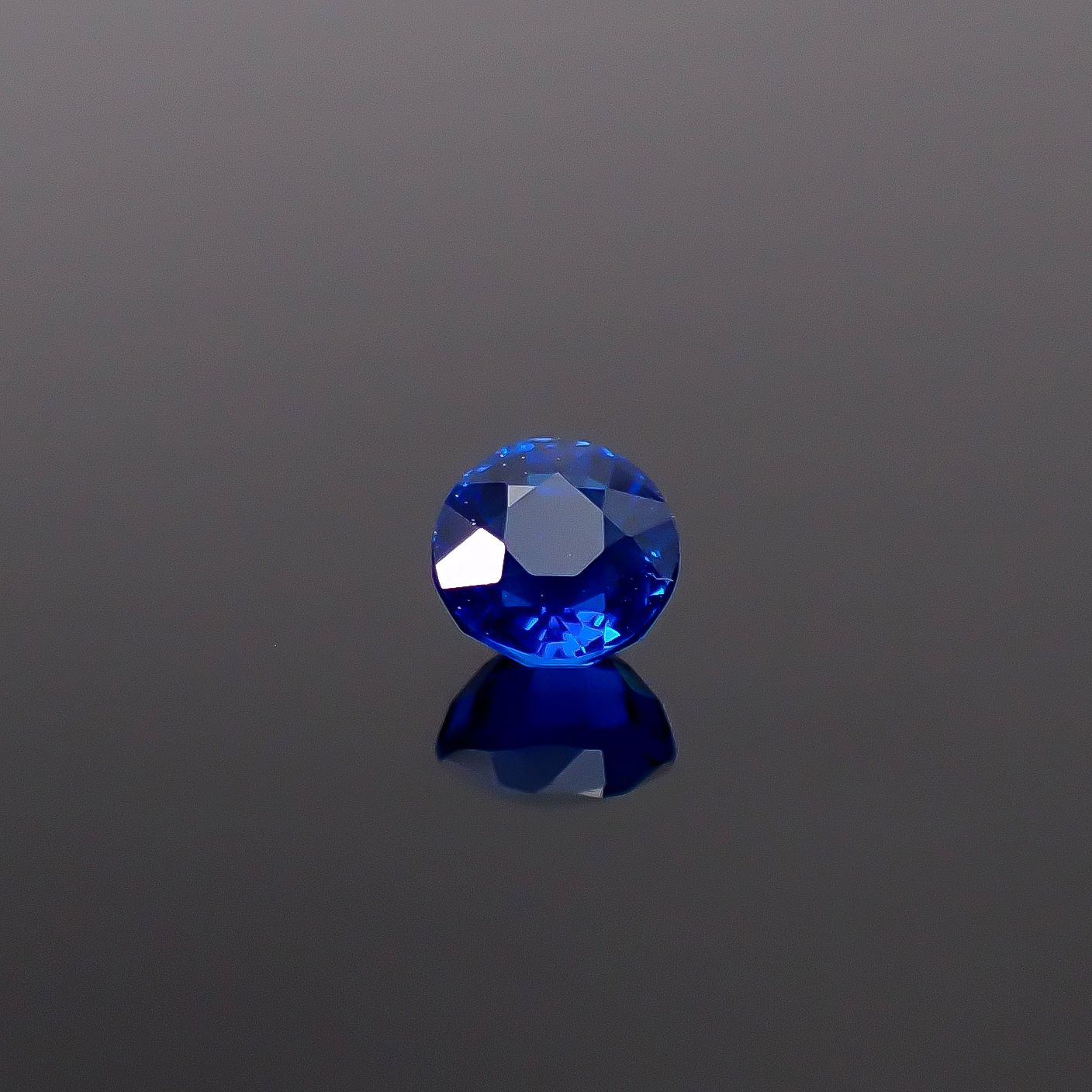 アウイナイト フルオレッセンス ドイツ産 0.18ct / 3.5x3.5mm前後 [260131500]