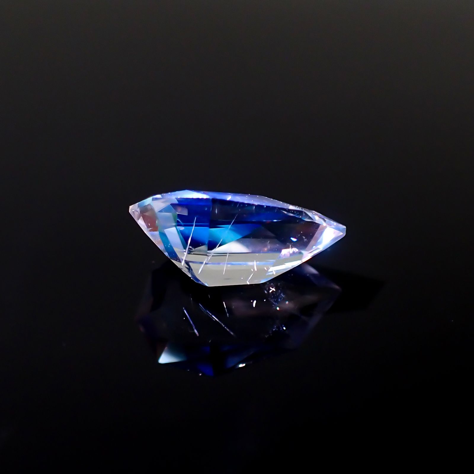 ◇カスタムカット◇レインボームーンストーン マダガスカル産 1.85ct[230923432]11.3x7.4mm前後