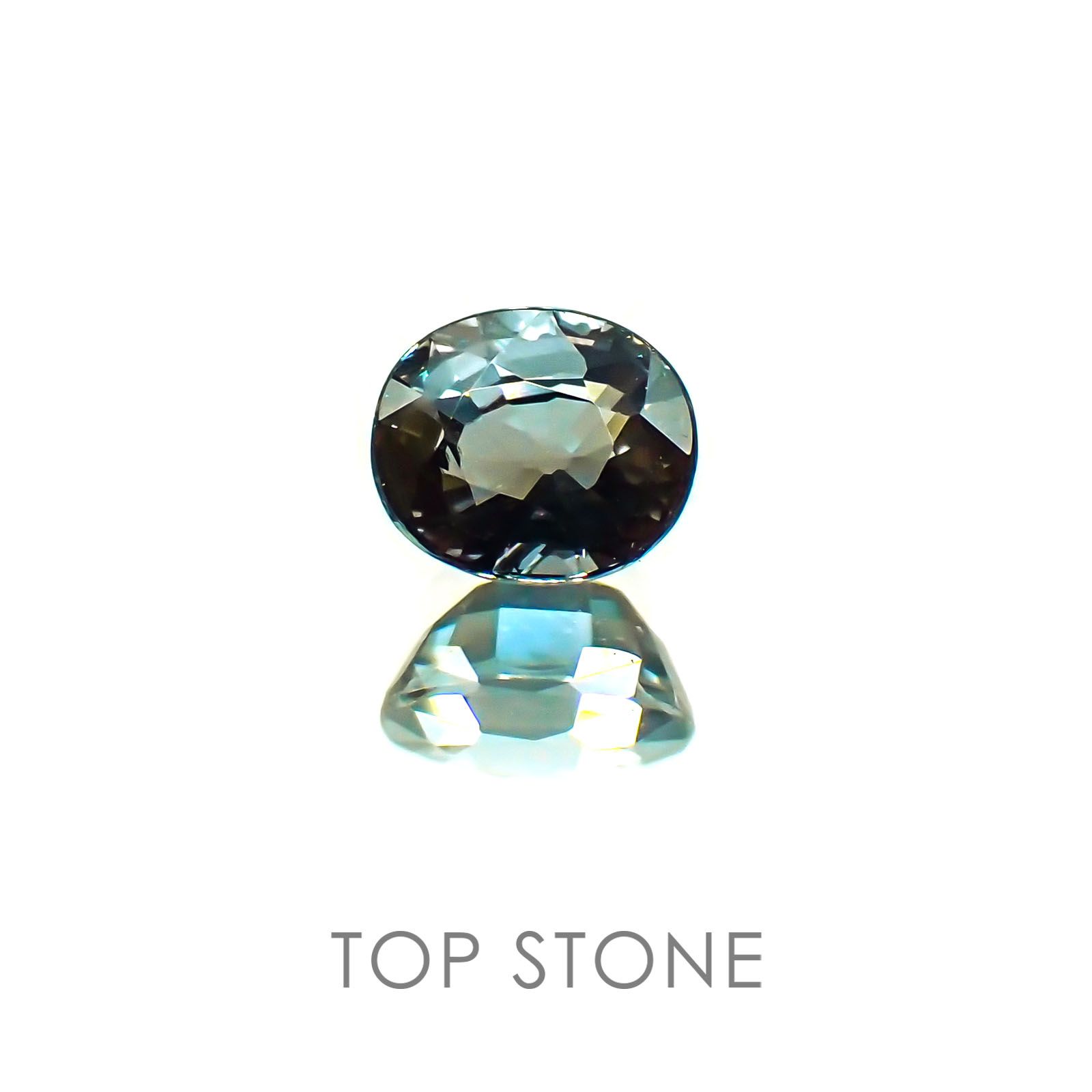 カラーチェンジガーネット(アレキタイプ) マダガスカル・ベキリー産 ルース 0.7ct[20129298]5.2×4.5mm前後