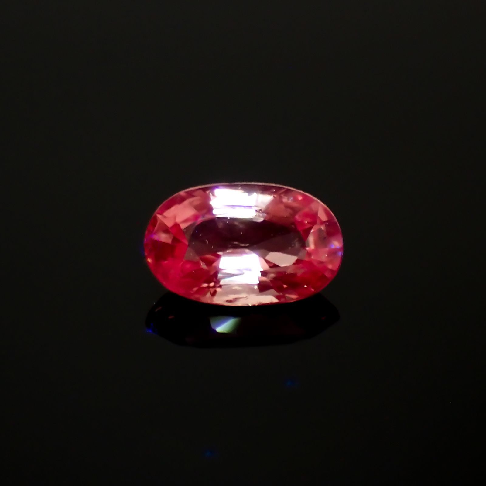 パパラチャサファイア(宝石名サファイア/別名パパラチャ・サファイア)スリランカ産 0.575ct ソ付(DGL)[221219217]6.25x3.9mm前後