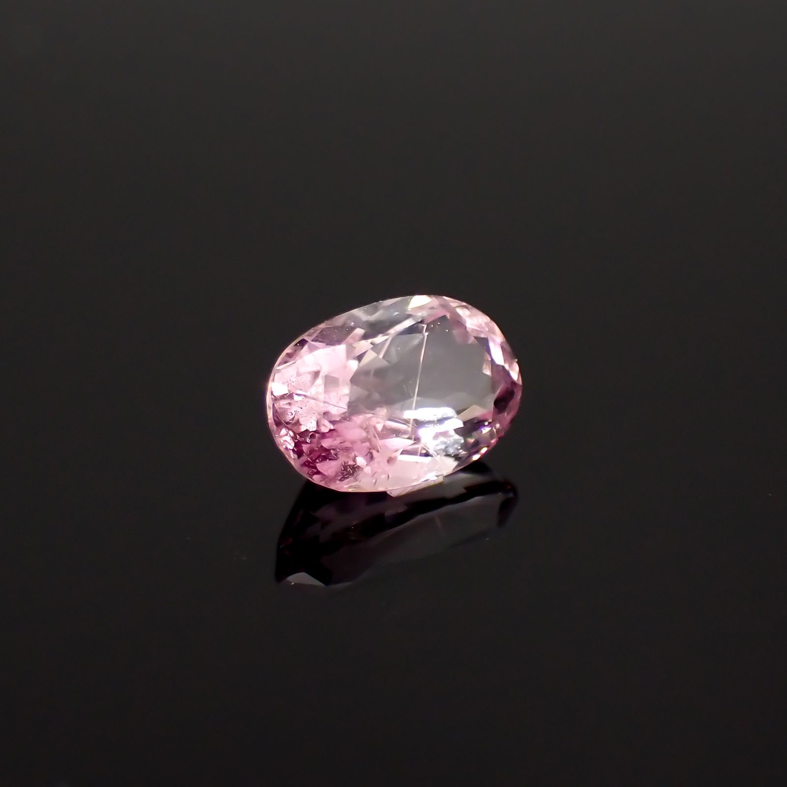 ピンクポードレッタイト (宝石名ピンク・ポードレッタイト )ビルマ産 0.574ct ソ付(彩珠)[231023923]6.4x4.5mm前後