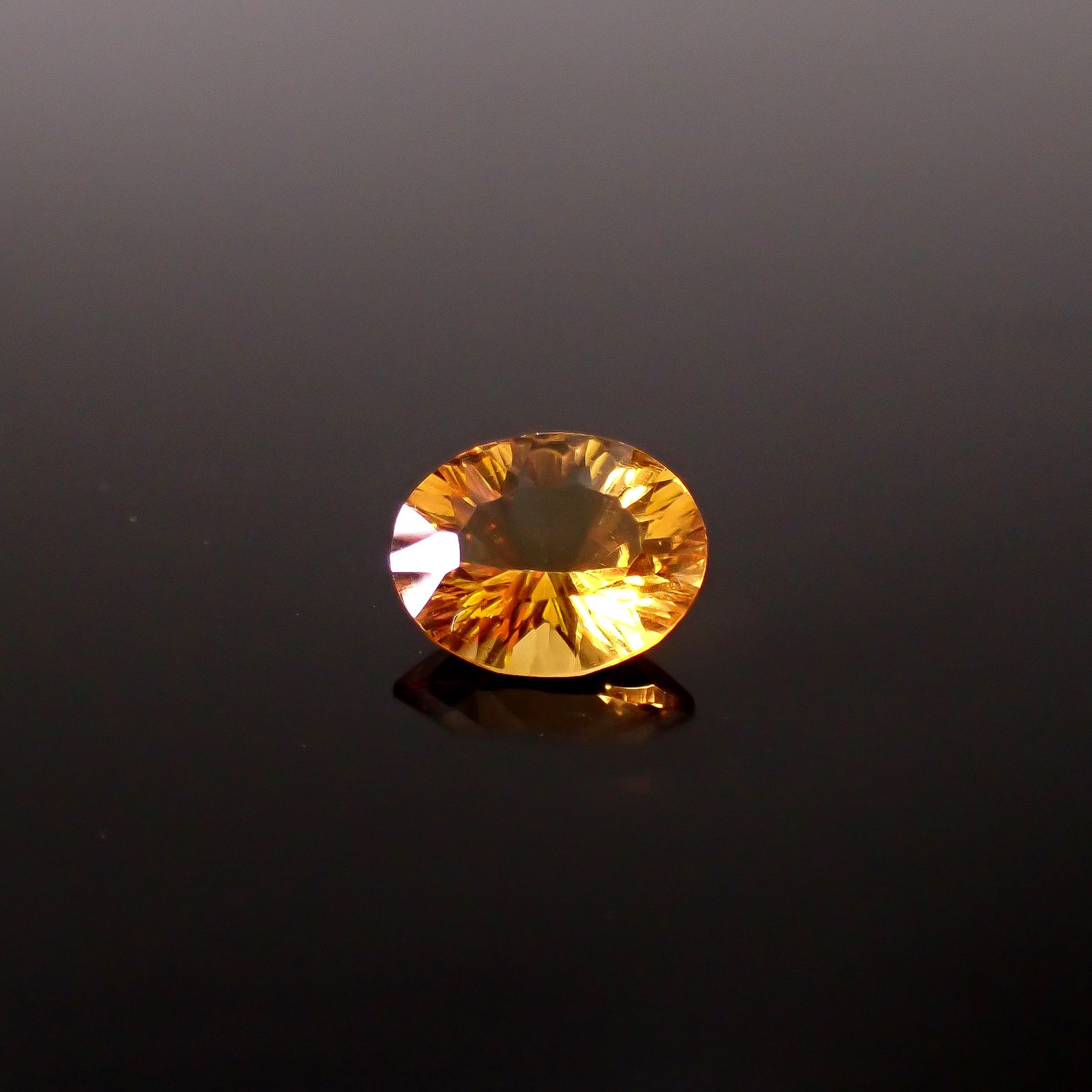 ◇コンケーブカット◇シトリン ブラジル産 2.03ct / 10.2x8mm前後 [251231392]