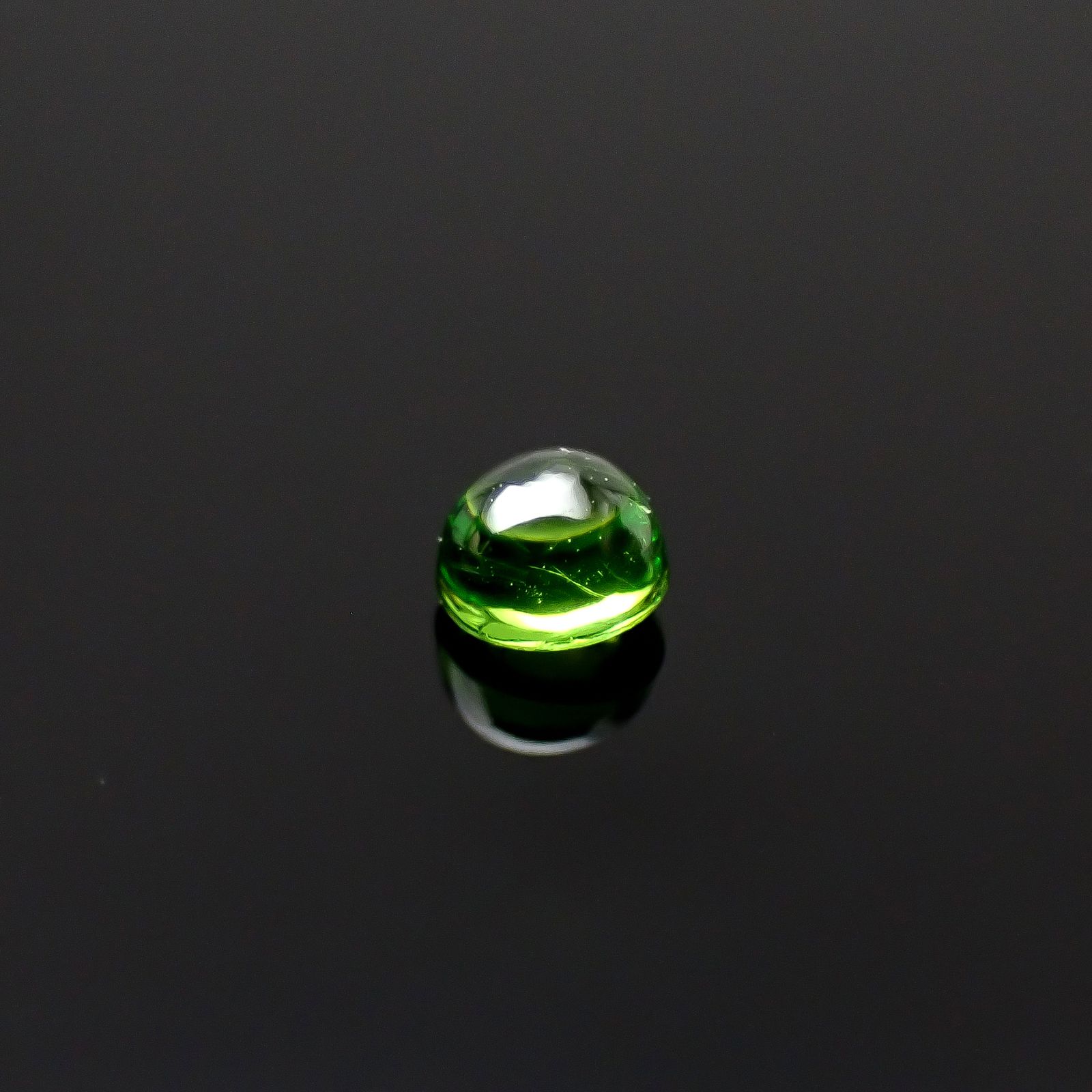 デマントイドガーネット ロシア産 0.071ct[240628251]2.2x2.2mm前後