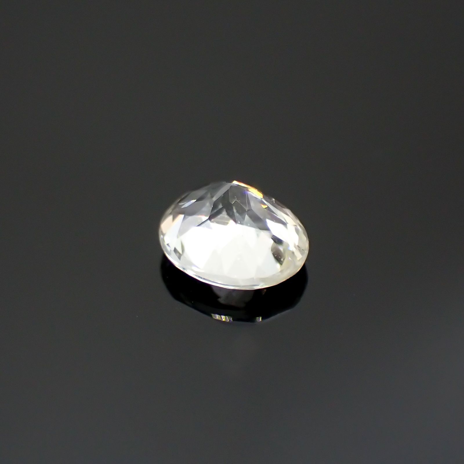 リューコガーネット(宝石名ホワイト グロッシュラー・ガーネット)ビルマ産 0.35ct 識別済[220616316]4.6x3.9mm前後