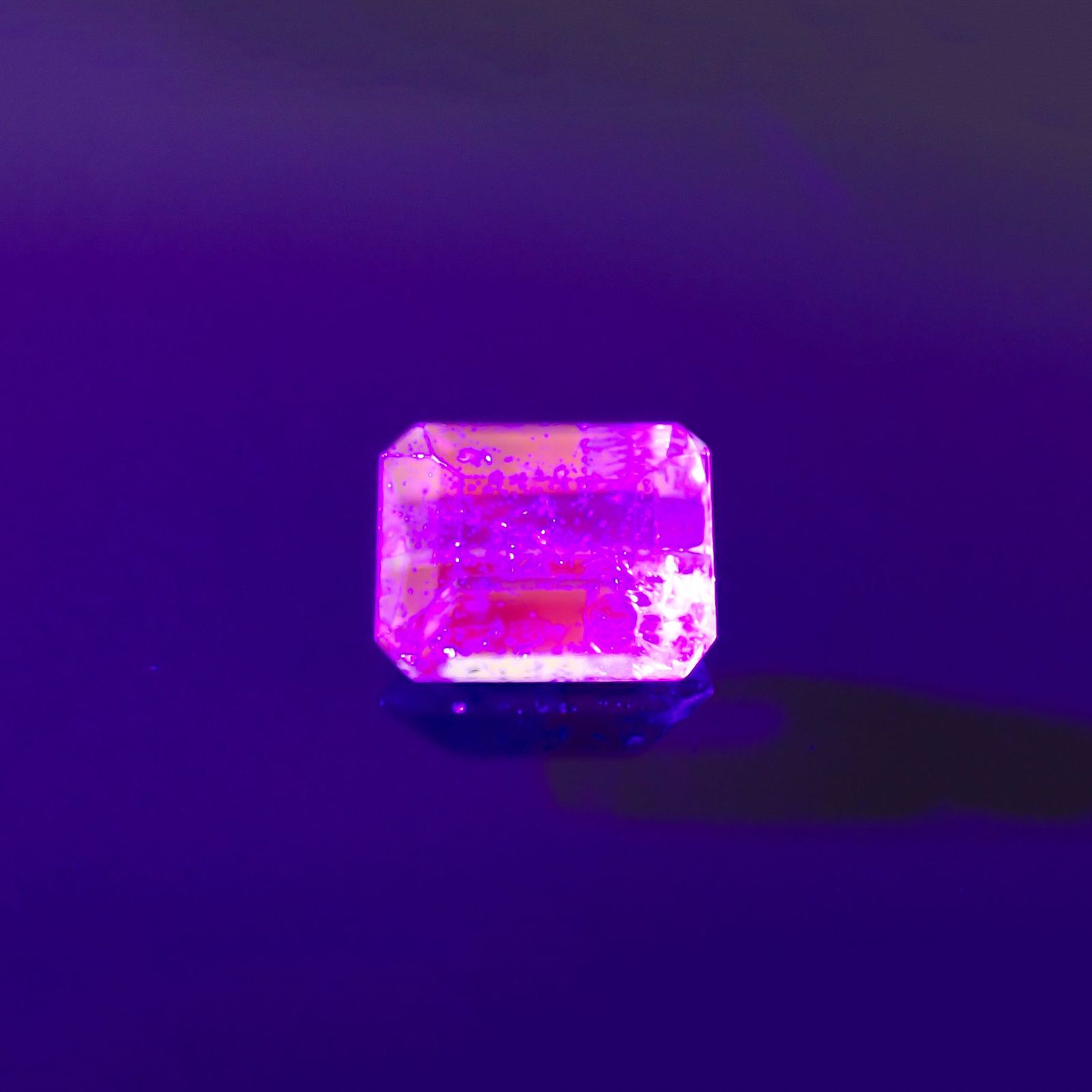 バイカラーツァボライト(宝石名グリーン グロッシュラー・ガーネット) タンザニア産 1.19ct 識別済[210711908]6.5×5mm前後