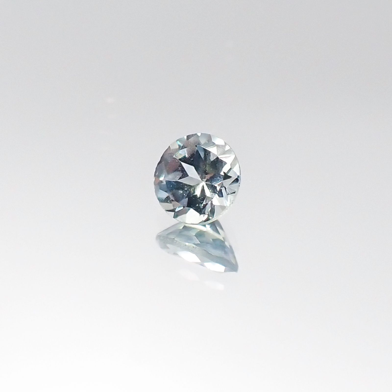 モンタナサファイア(宝石名サファイア) アメリカ・モンタナ州産 0.33ct 識別済[20096053]4.1×4.1mm前後
