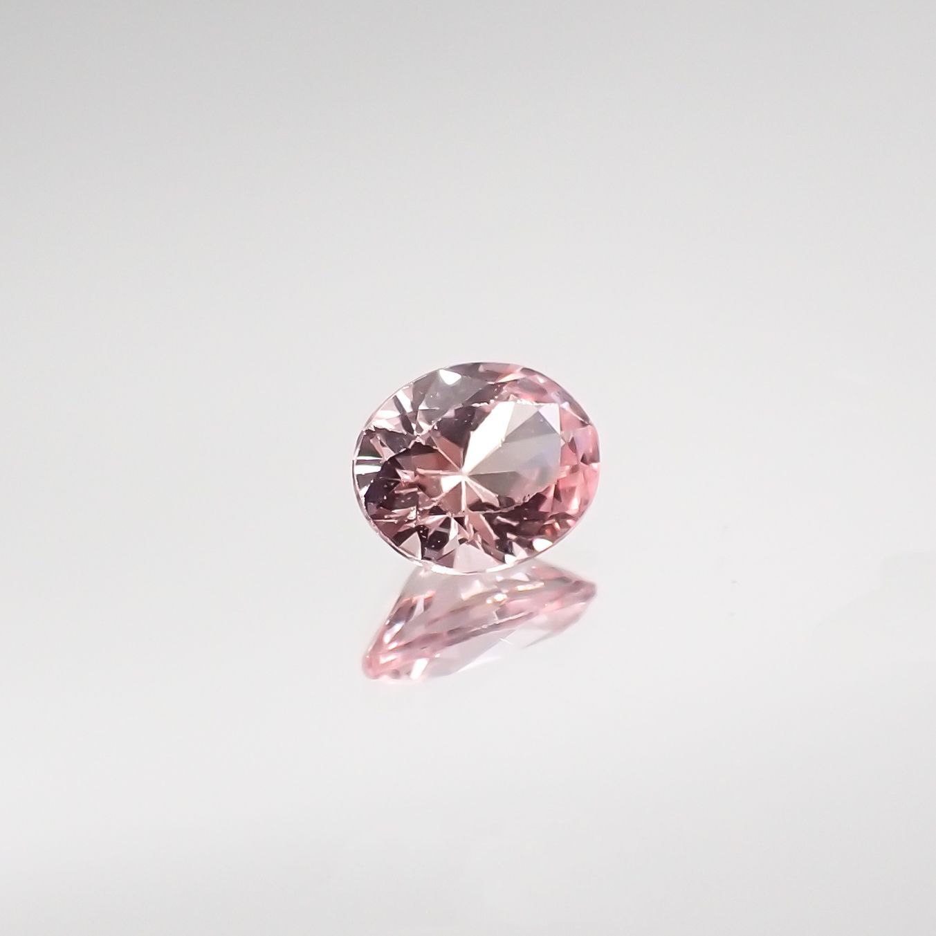 パパラチャサファイア(宝石名サファイア/別名パパラチャ・サファイア) スリランカ産 0.429ct ソ付(日独)[210711679]5×4mm前後