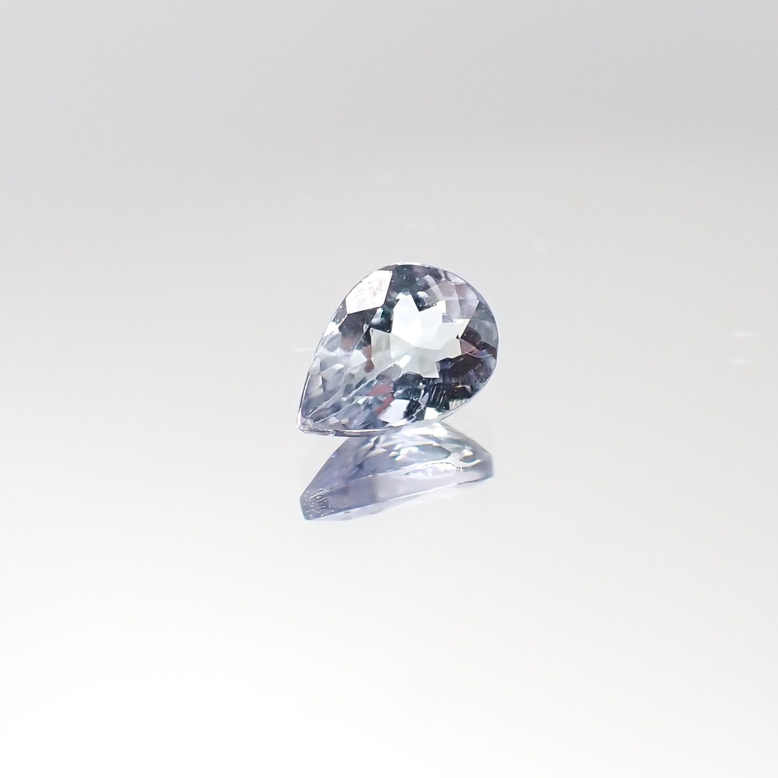 バイカラータンザナイト 非加熱(宝石名バイカラー・タンザナイト)タンザニア産 0.59ct 識別済[231023960]6.7x4.6mm前後