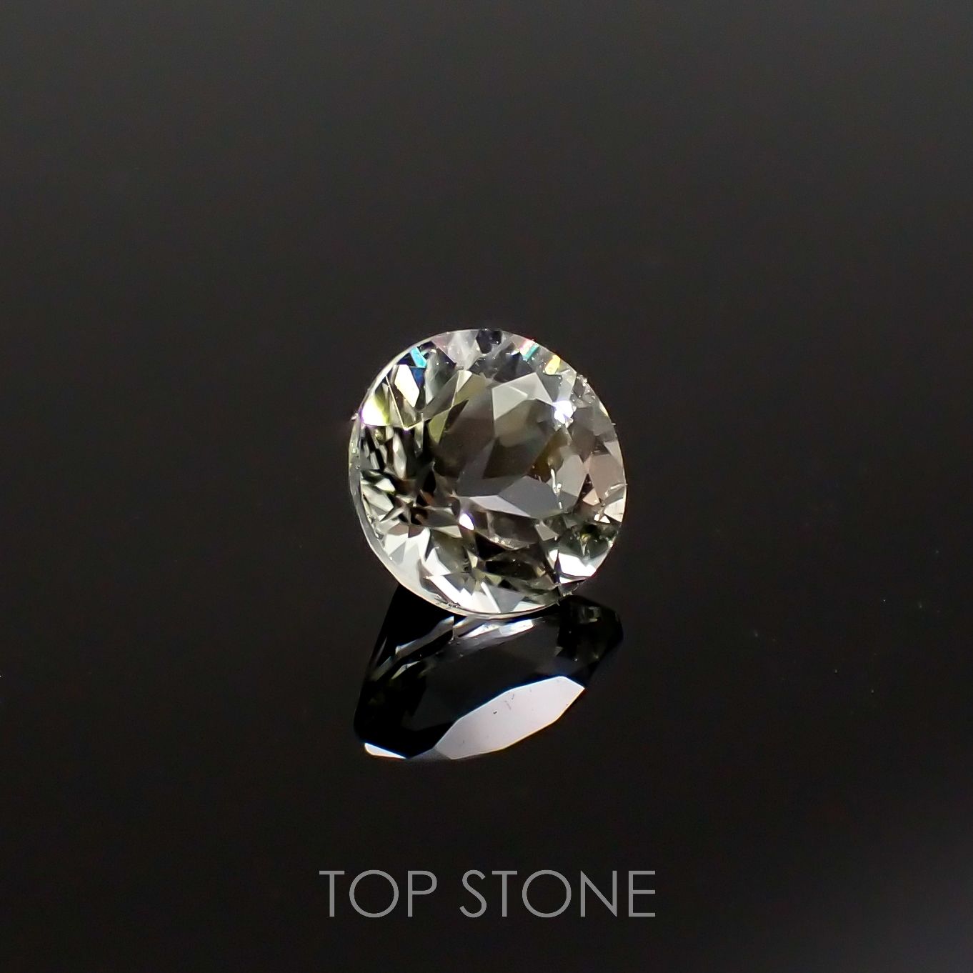 アクロアイト(宝石名トルマリン)ナイジェリア産 0.48ct 識別済[220616258]4.9x4.9mm前後