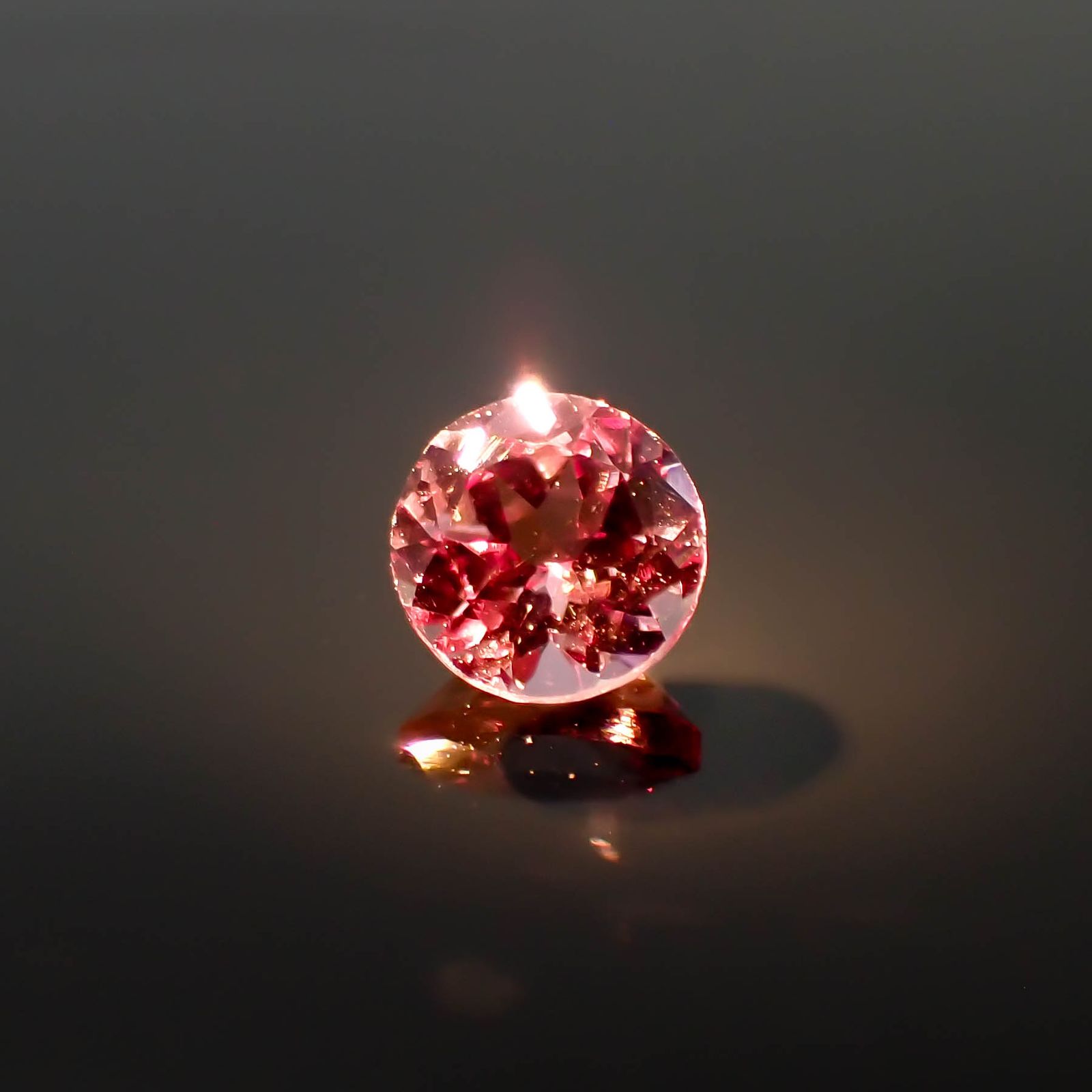 ドラゴンガーネット タンザニア産 0.46ct[240427288]4.5x4.5mm前後