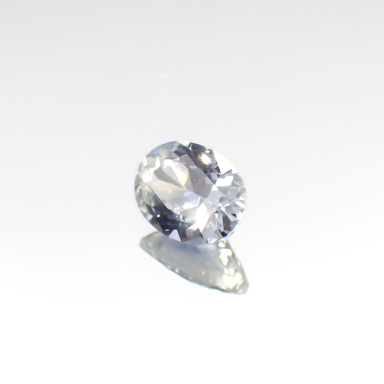 アイスブルーサファイア(宝石名サファイア)スリランカ/マダガスカル産 0.35ct 識別済[230421398]5x3.8mm前後