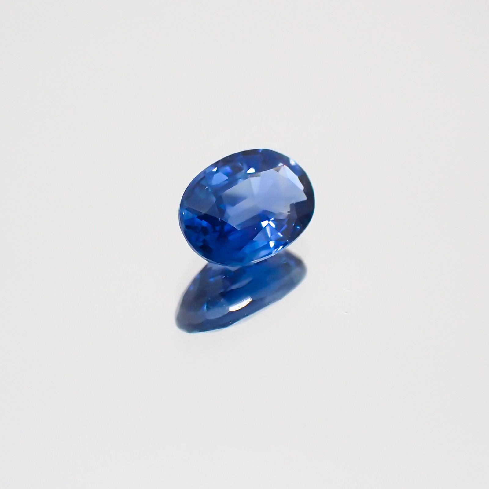 サファイア マダガスカル・スリランカ産 ルース 0.6ct[20128718]6.1×4mm前後