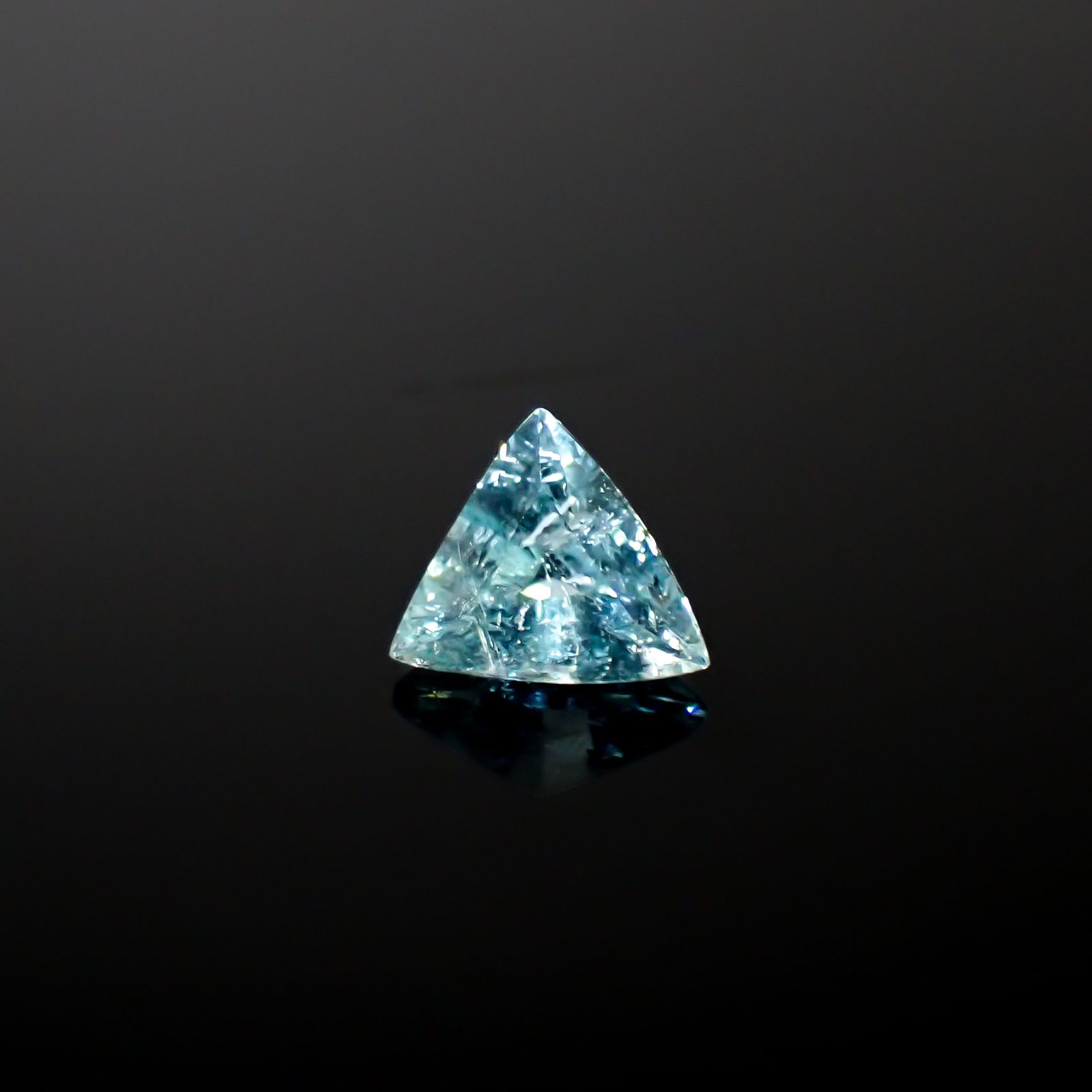 パライバトルマリン モザンビーク産 0.64ct[240928767]5.7x6.7mm前後
