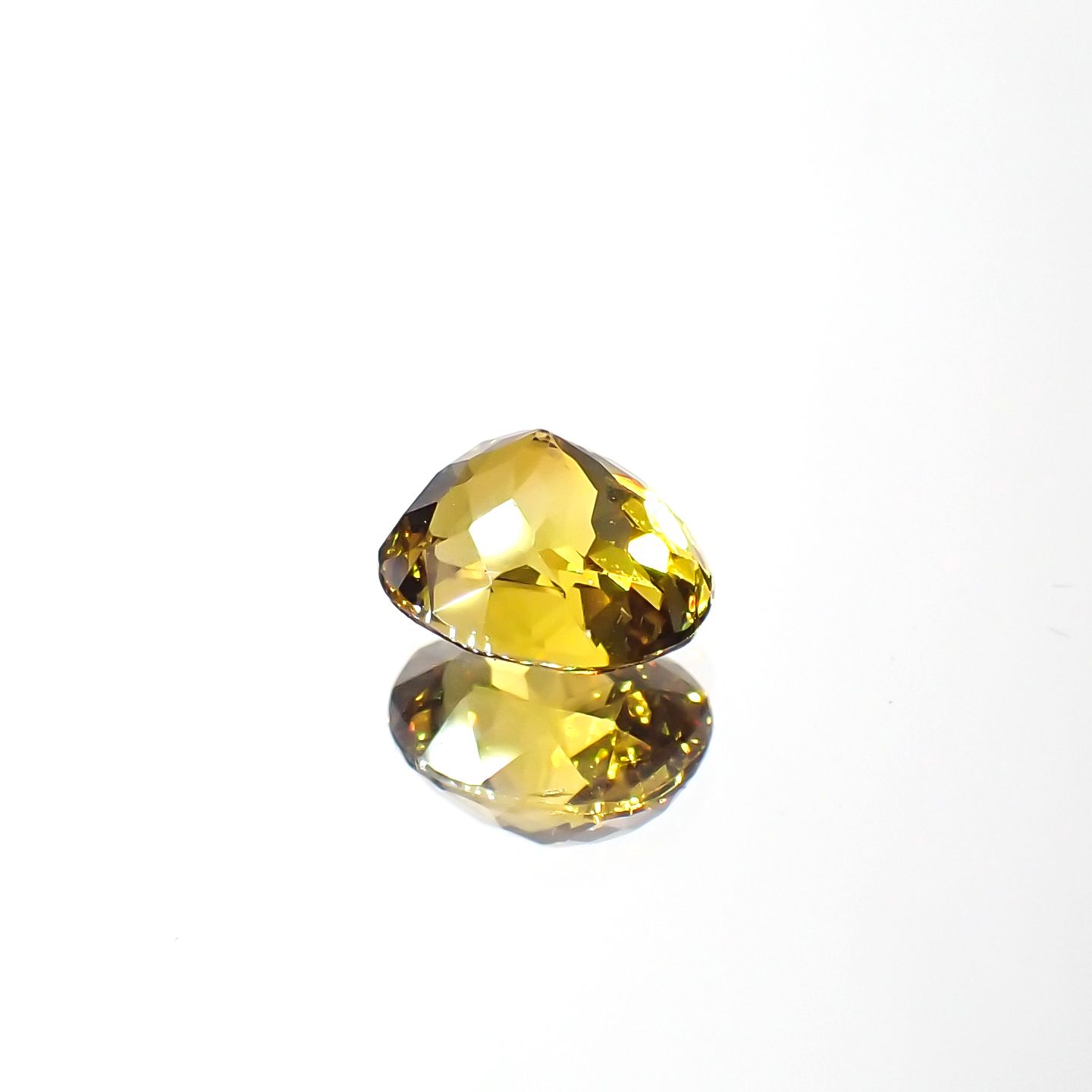 マリガーネット(宝石名グロッシュラー アンドラダイト・ガーネット)マリ共和国産 1.12ct 識別済[231224575]6.6x5.4mm前後