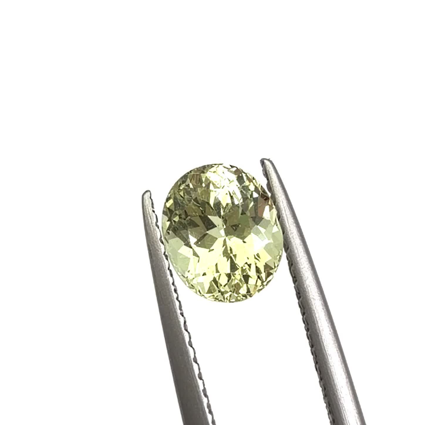 イエローアパタイト メキシコ産 1.63ct / 7.4x6.2mm前後 [260632462