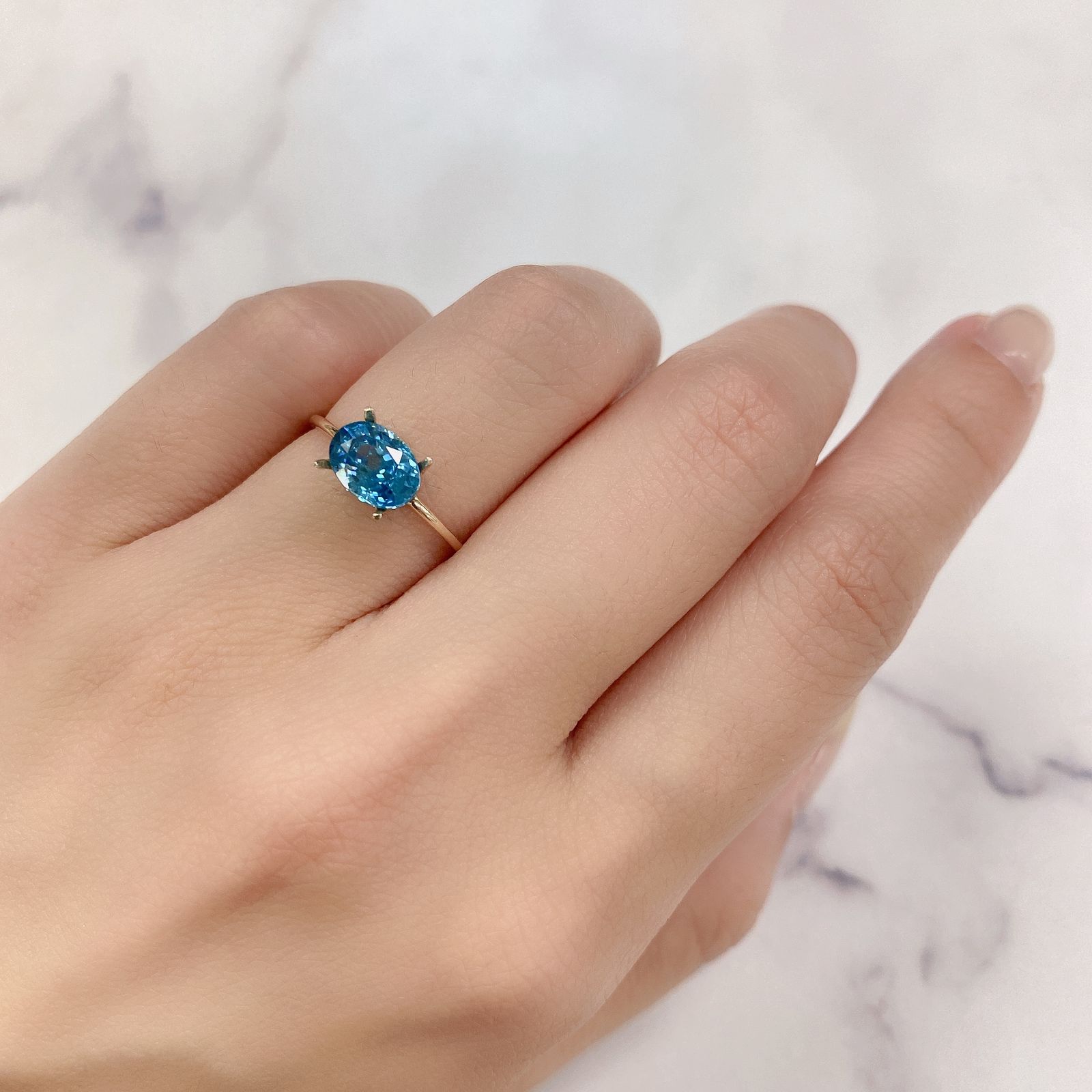ブルージルコン(宝石名ジルコン) カンボジア産 1.85ct 識別済[20063297]7.9×6mm前後