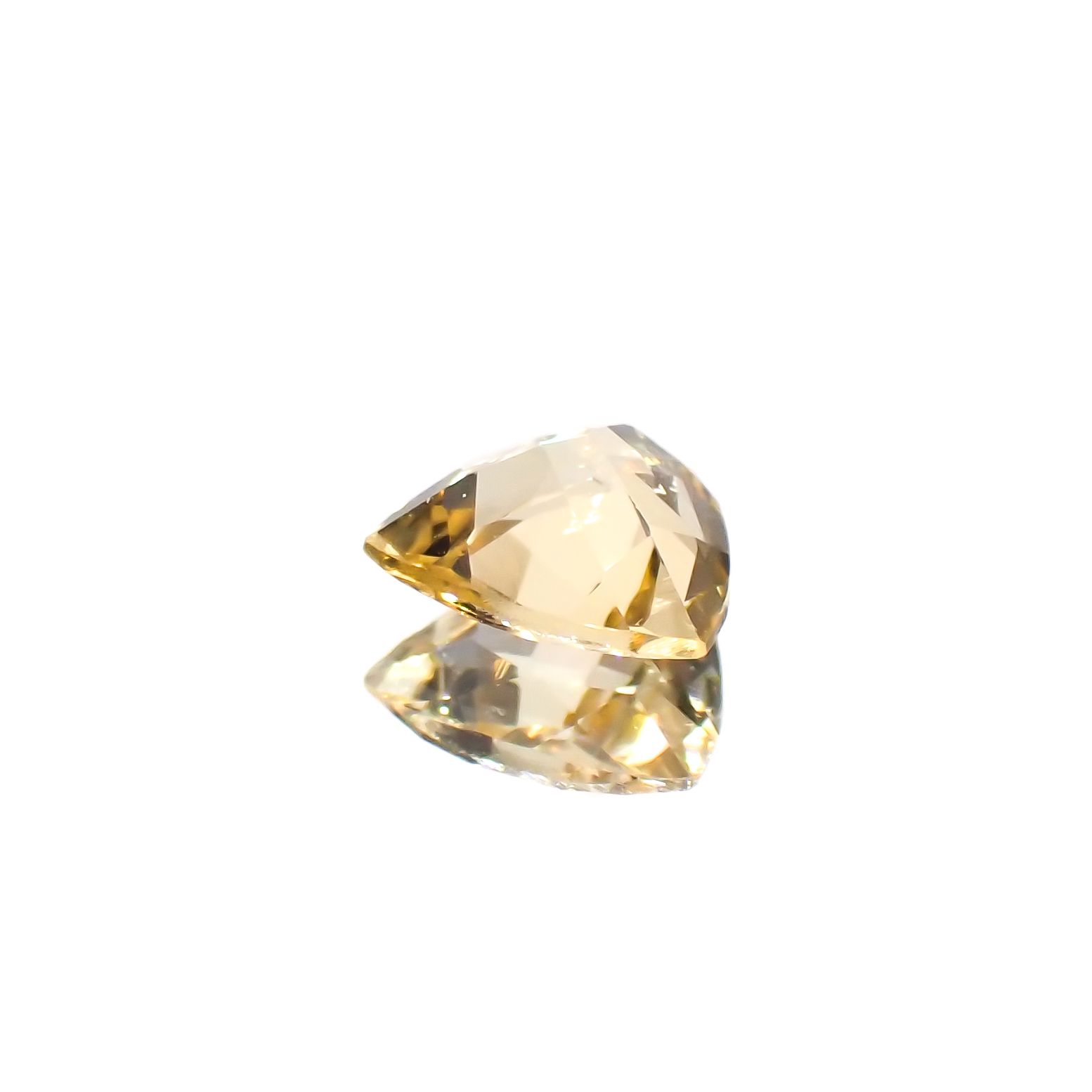 インペリアルトパーズ(宝石名トパーズ)ブラジル産 0.48ct 識別済[230722709]5.5x5.3mm前後