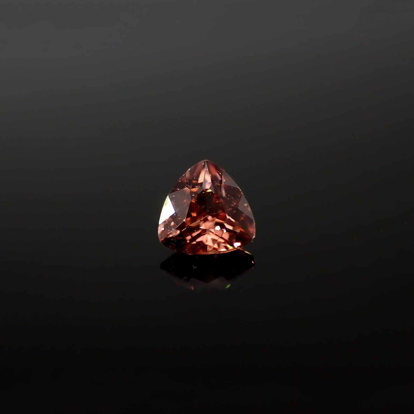 ピンクジルコン スリランカ/カンボジア産 0.56ct [240627914]4.6