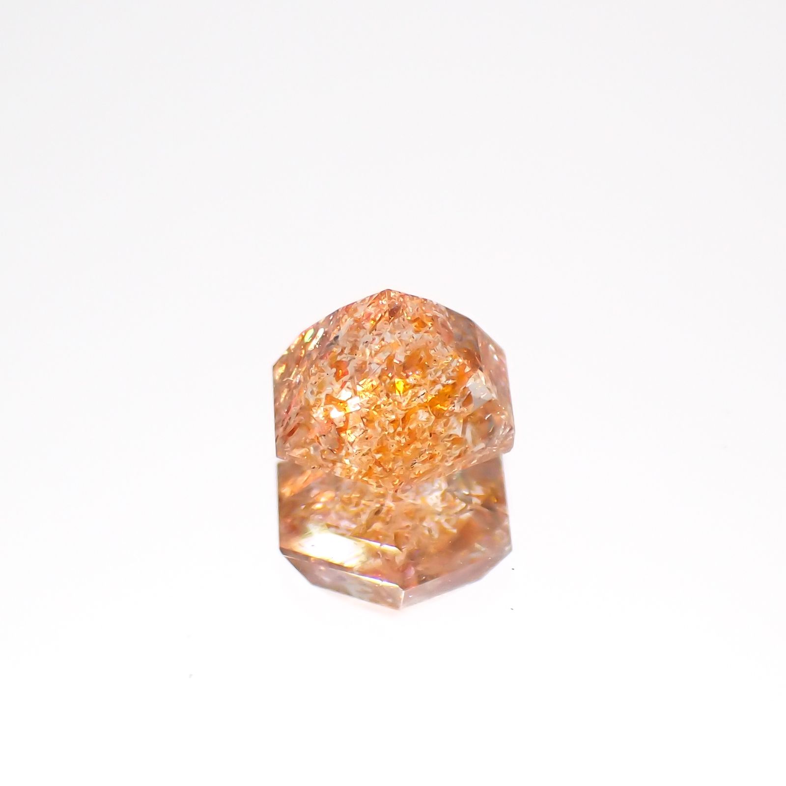 ◇ヘキサゴンカット◇イリュージョンサンストーンイリュージョンサンストーン タンザニア産 0.62ct[230320959]5.2x5.1mm前後