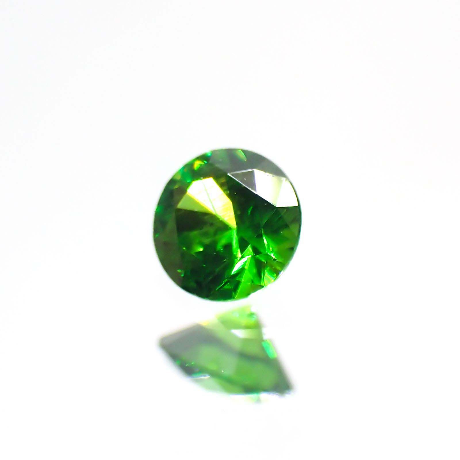 デマントイドガーネット(宝石名デマントイド・ガーネット)ロシア産 0.125ct ソ付(彩珠)[230622499]3x3mm前後