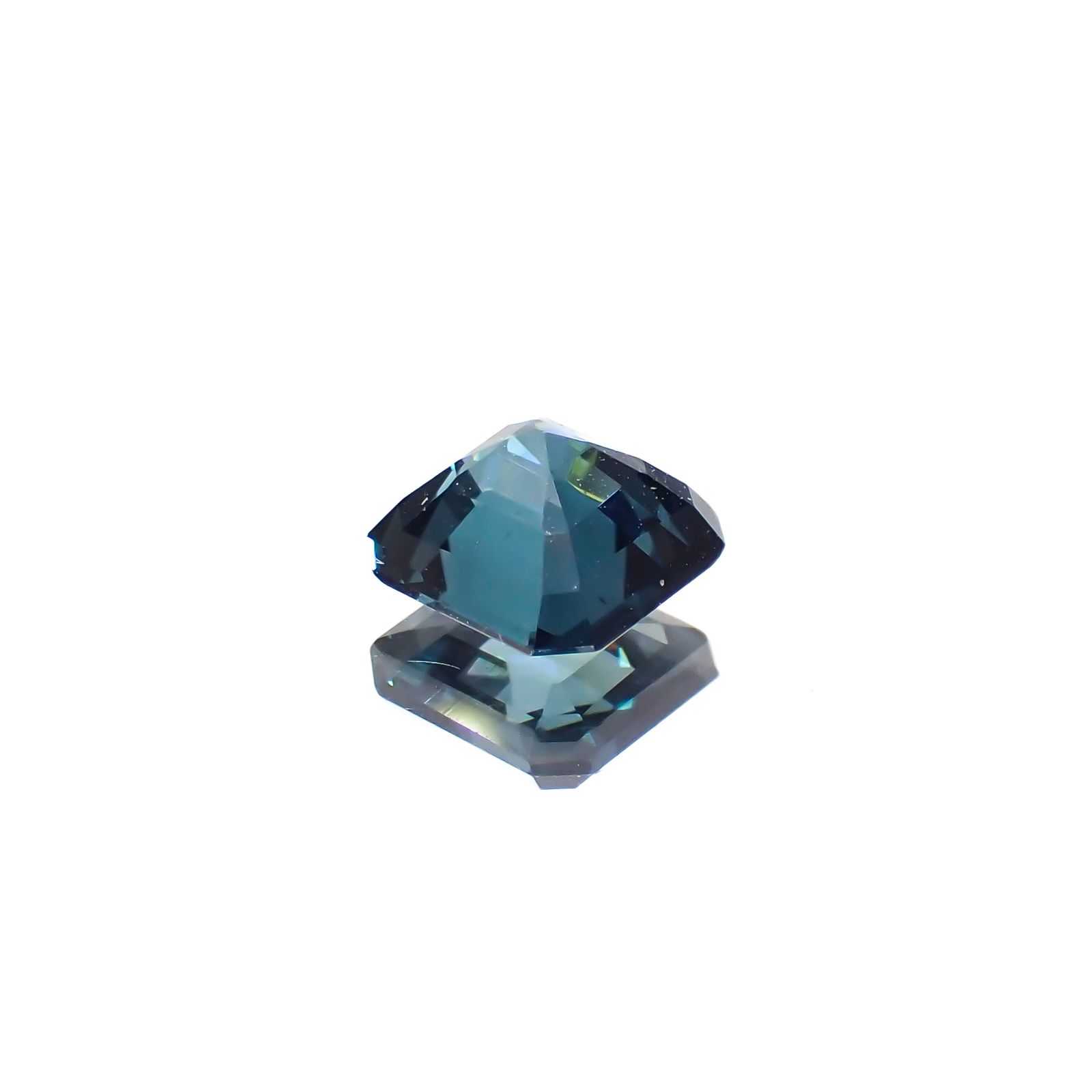 ブルートルマリン(宝石名トルマリン)アフガニスタン産 0.65ct 識別済[230321082]5.2x5mm前後