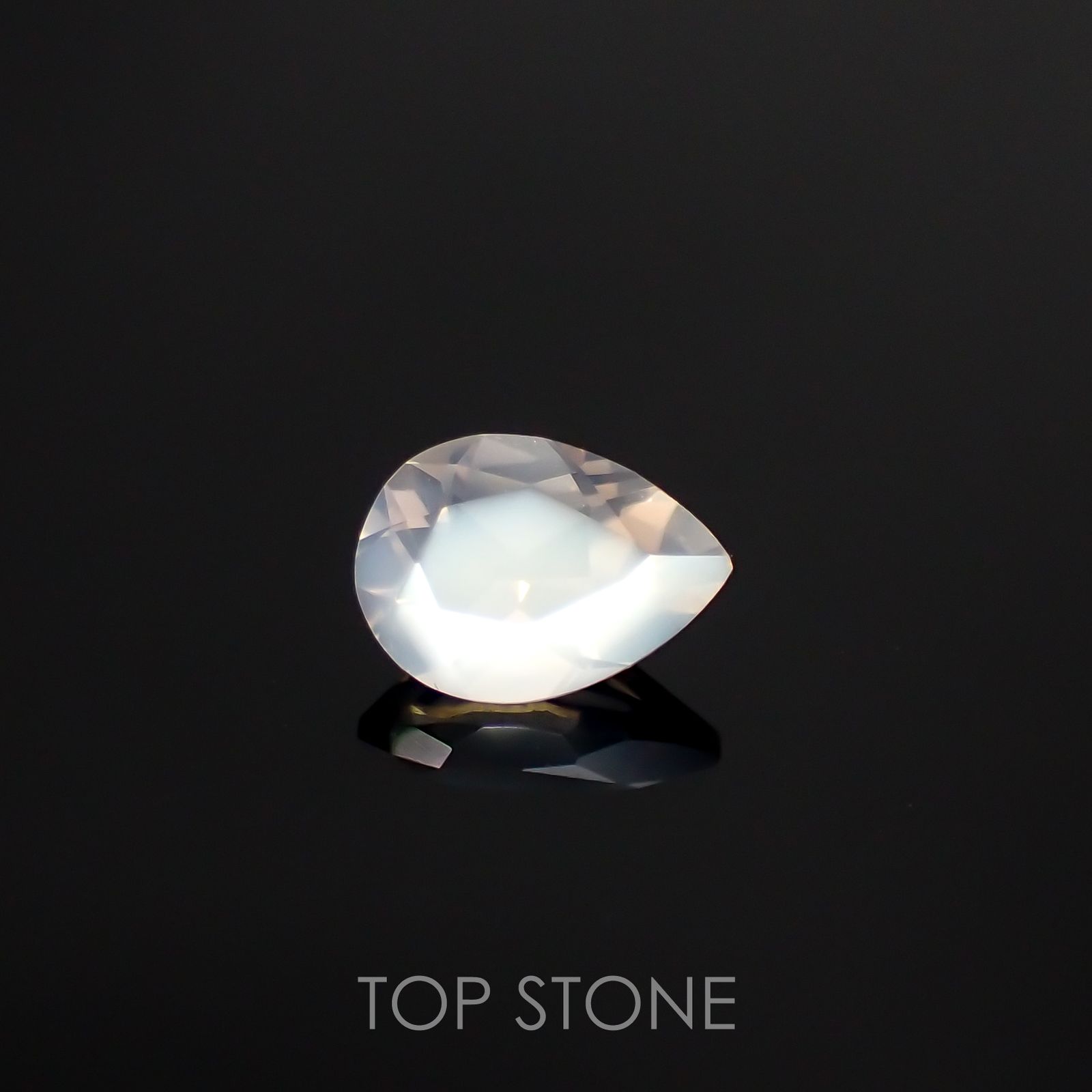 ムーンストーン インド・スリランカ産 ルース 0.57ct[210611353]7×5.1mm前後