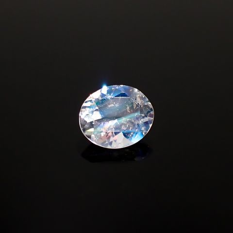 レインボームーンストーン(宝石名ラブラドライト)タンザニア産 0.67ct 識別済[230321265]6.6x5.7mm前後