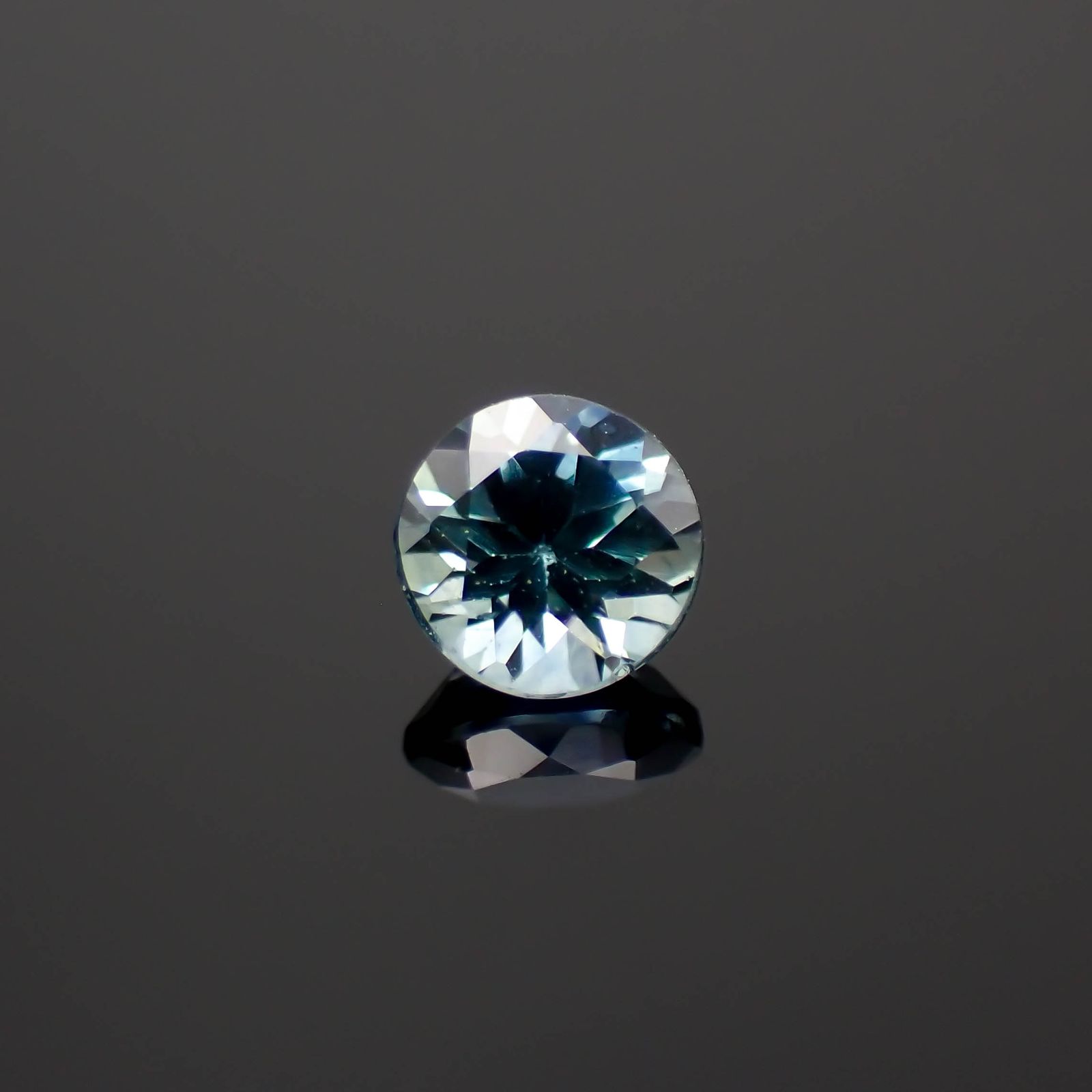 モンタナサファイア アメリカ・モンタナ州産 0.32ct[230823028]3.8x3.8mm前後