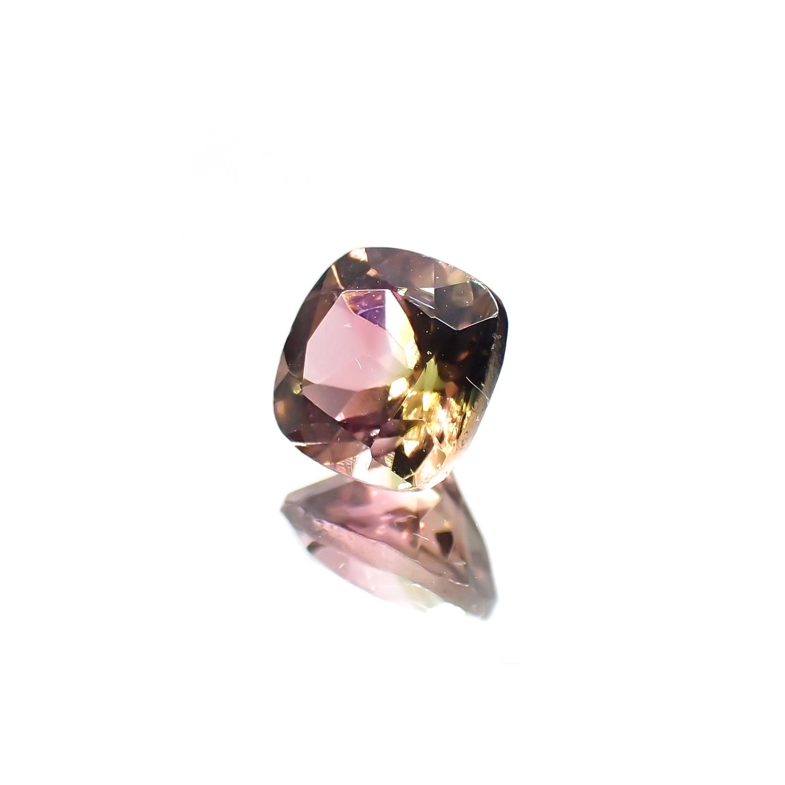 パーティカラートルマリン(宝石名パーティカラード・トルマリン) コンゴ民主共和国産 1.079ct ソ付(彩珠)[211013610]6.1×6.1mm前後
